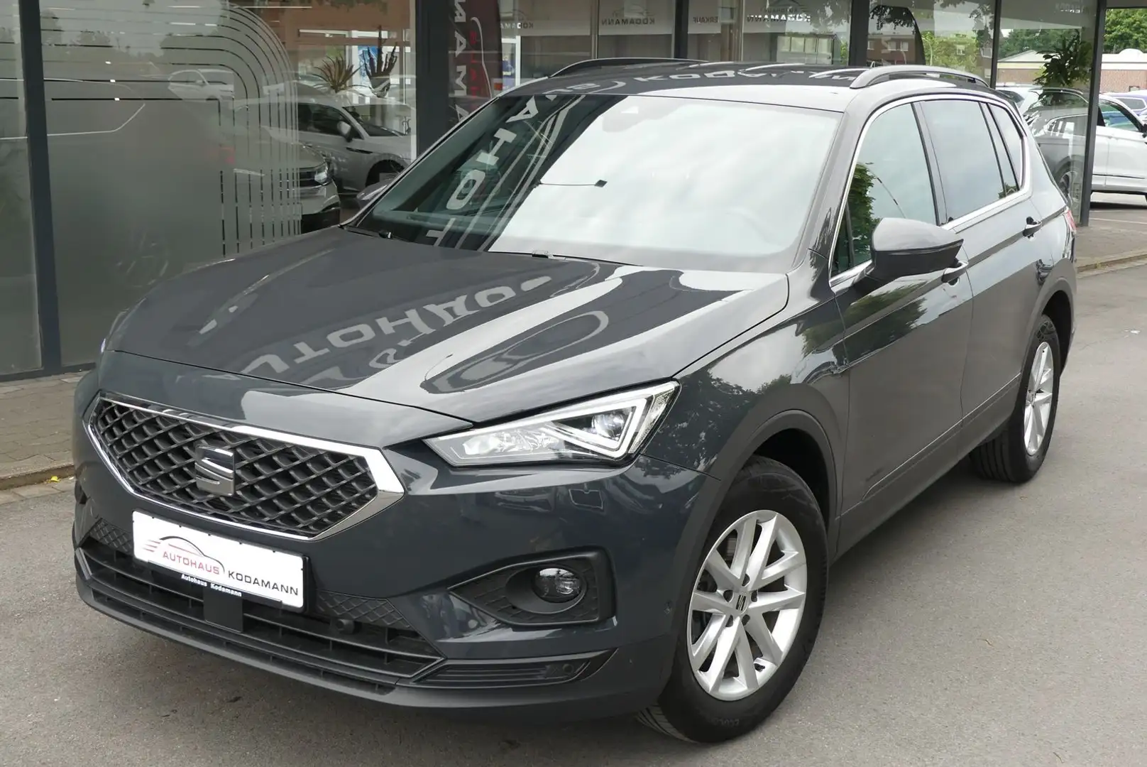SEAT Tarraco 1.5TSI Style*Virtual Cockpit*Keyless*AHK Grau - 2