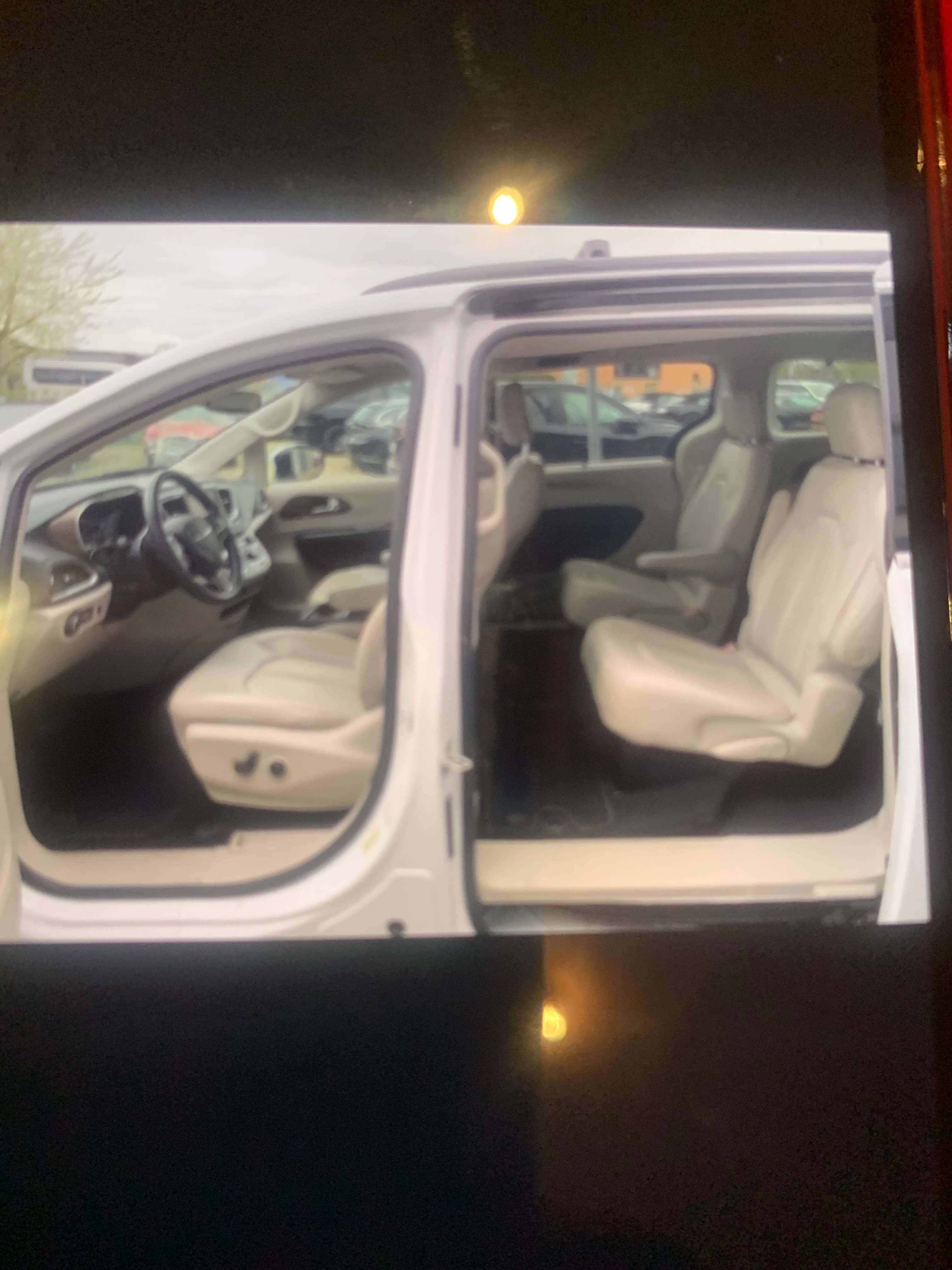 Second hand Chrysler Pacifica 3.6