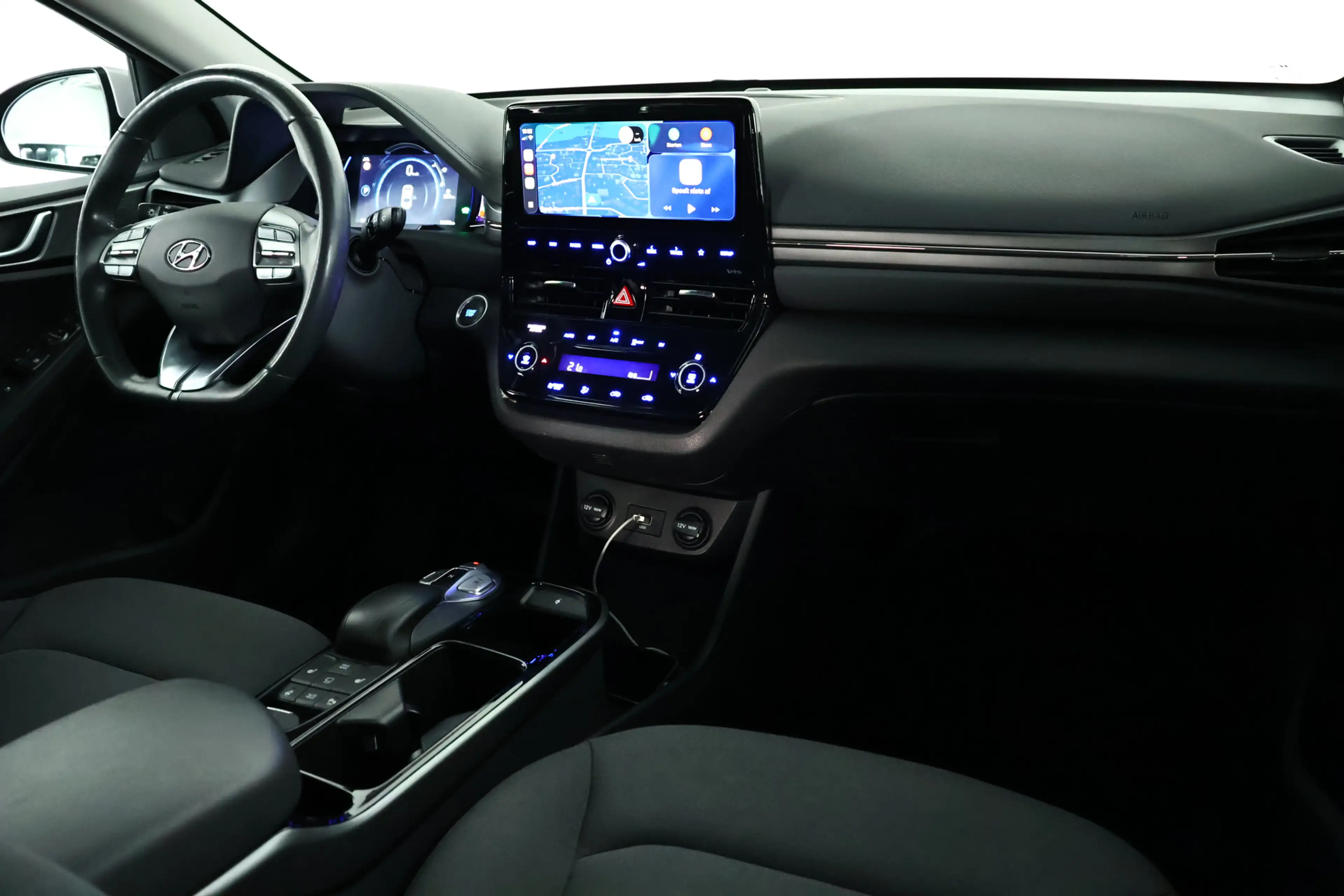 Hyundai IONIQ Comfort EV 38 kWh / ACC / Navi / CarPlay / Camera — photo 11