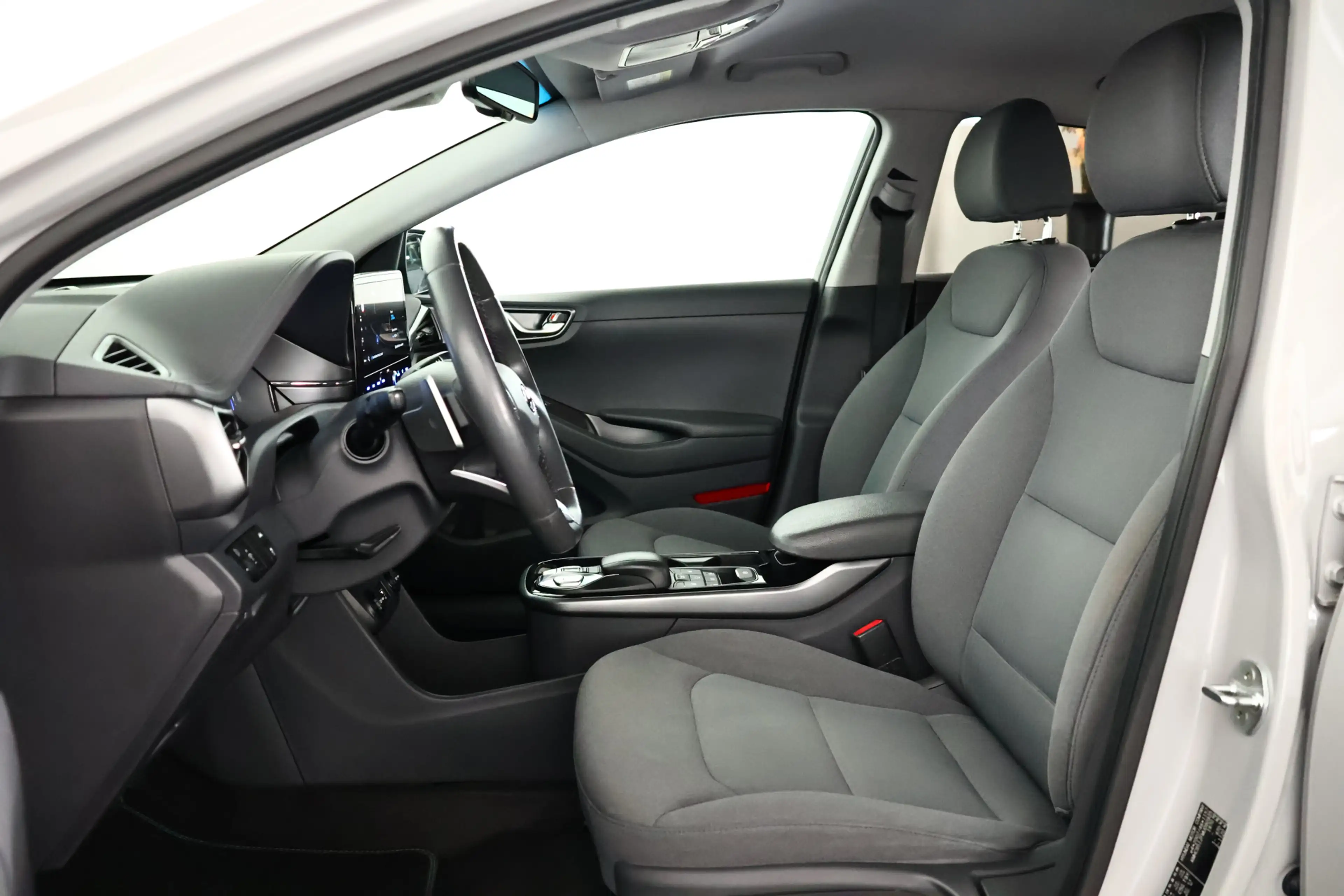 Hyundai IONIQ Comfort EV 38 kWh / ACC / Navi / CarPlay / Camera — photo 12