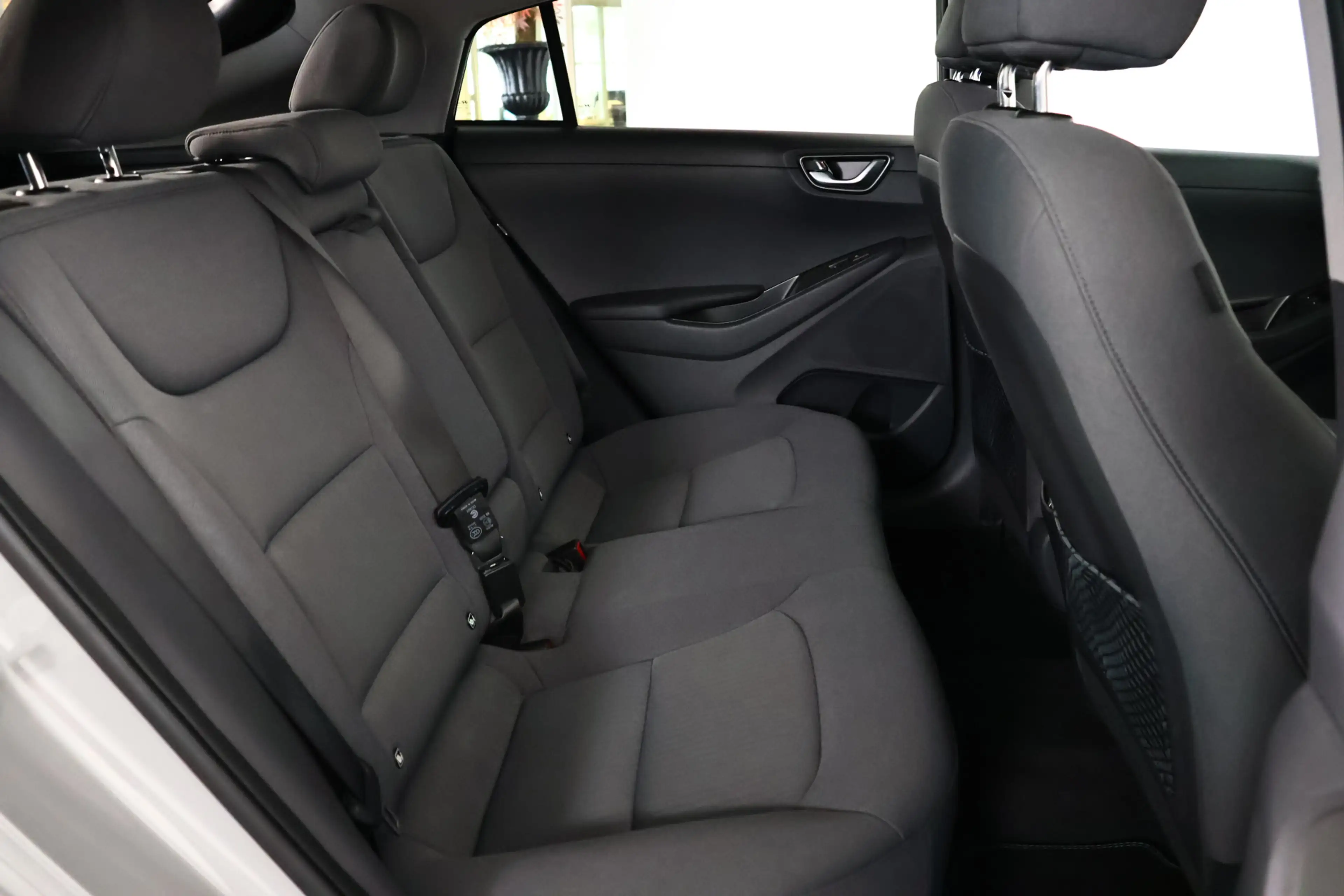 Hyundai IONIQ Comfort EV 38 kWh / ACC / Navi / CarPlay / Camera — photo 14