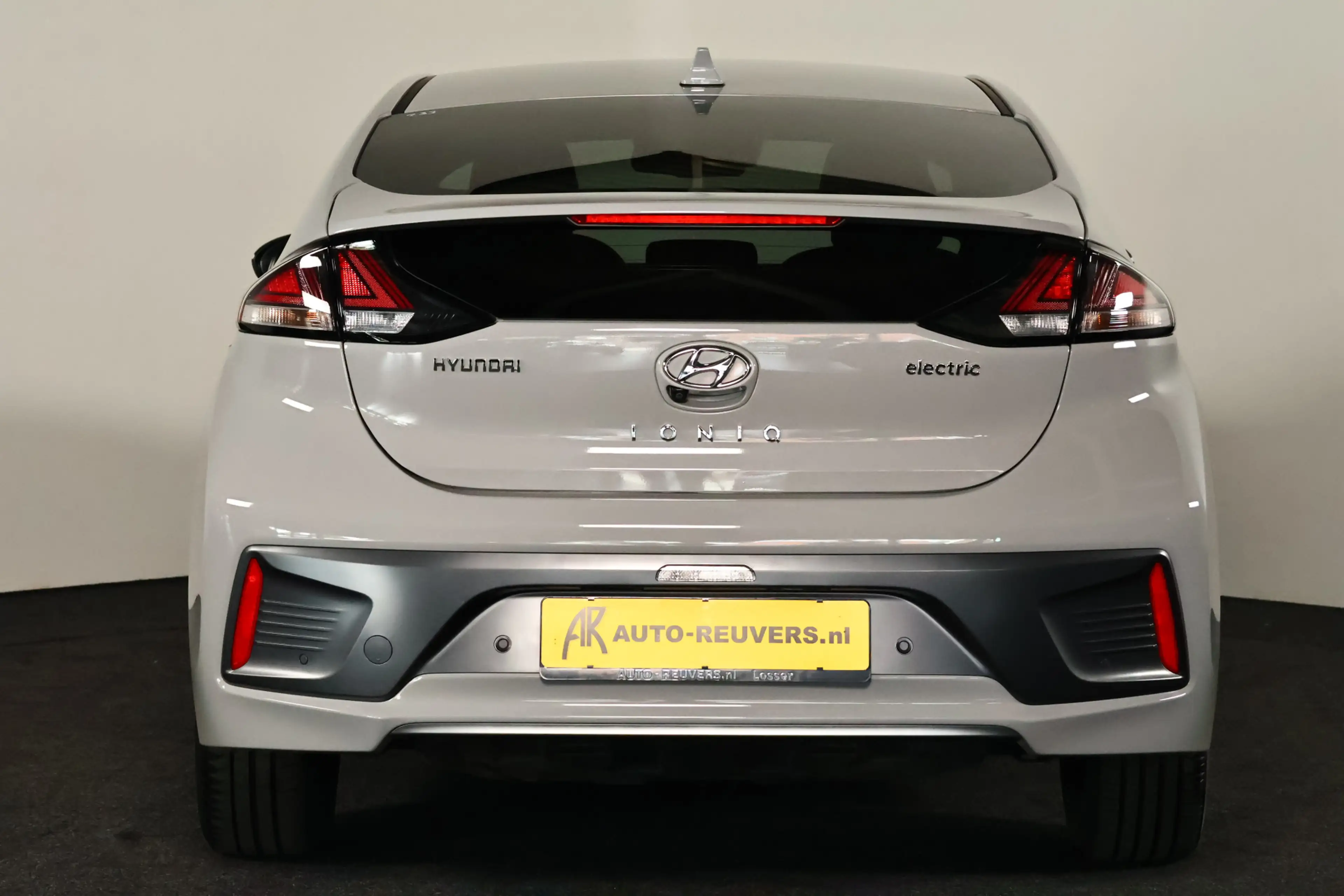 Hyundai IONIQ Comfort EV 38 kWh / ACC / Navi / CarPlay / Camera — photo 9