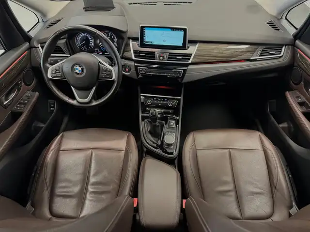 BMW 2 Series view 8
