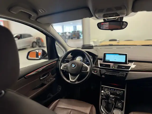 BMW 2 Series view 11