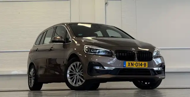 BMW 2 Series view 2
