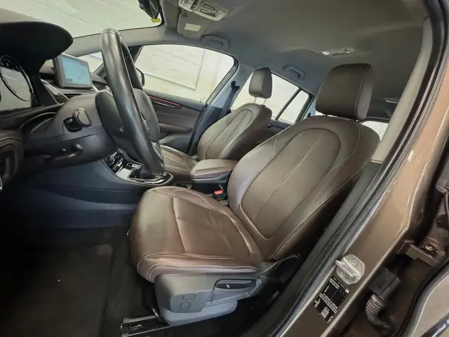 BMW 2 Series view 9
