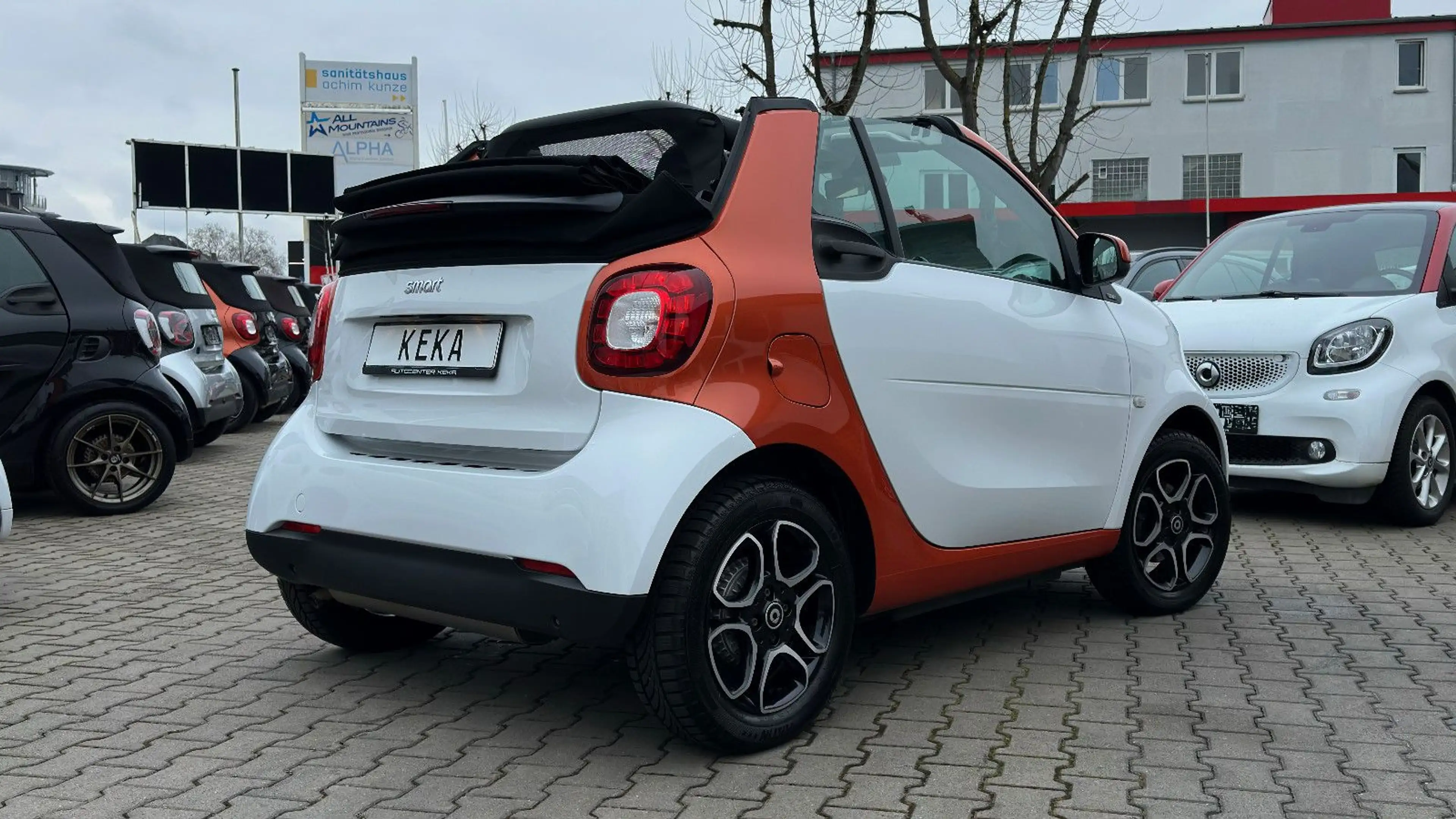 smart forTwo Cabrio TURBO DCT WHITE & ORANGE EDITION! — photo 2