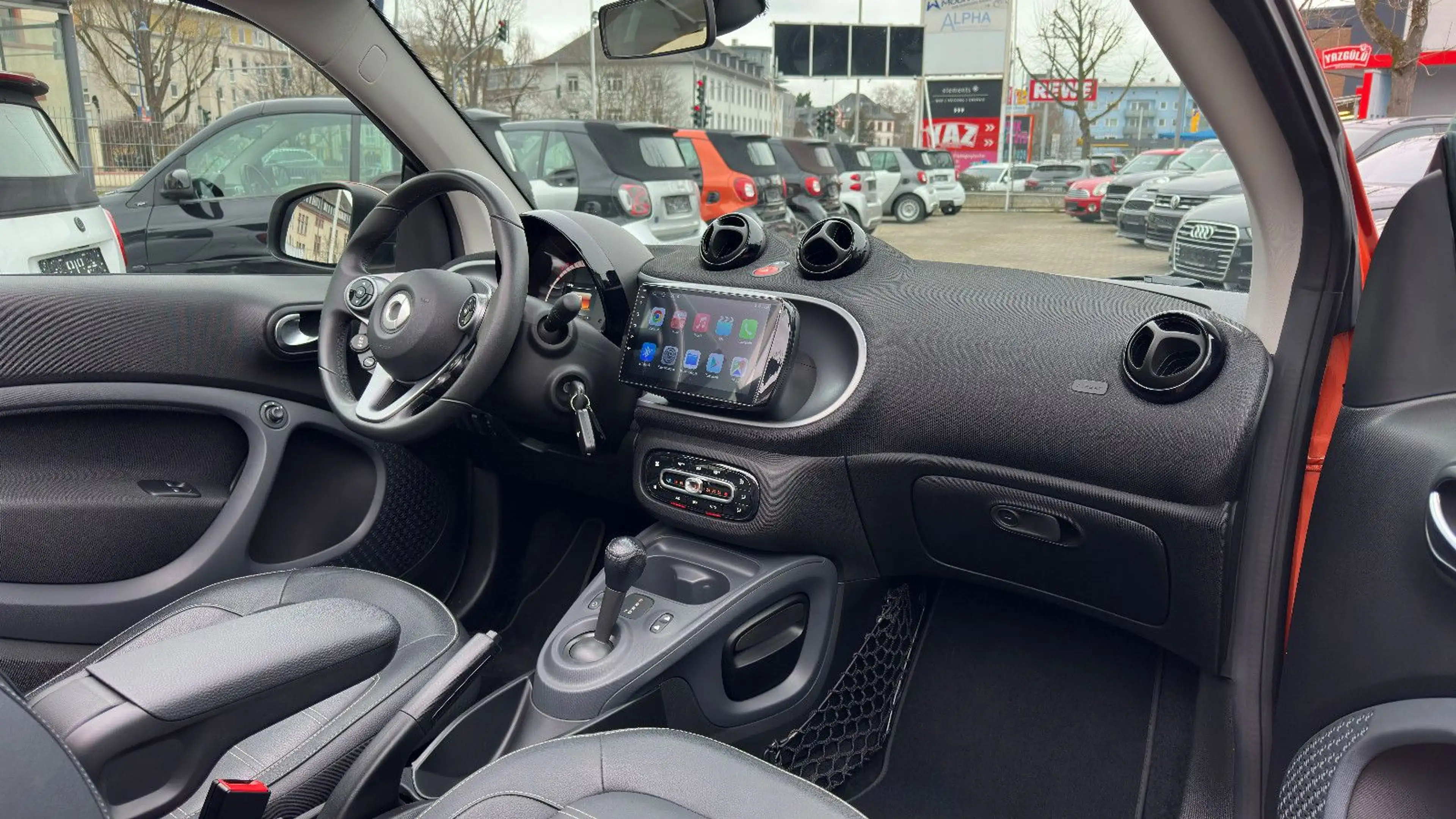 smart forTwo Cabrio TURBO DCT WHITE & ORANGE EDITION! — photo 11