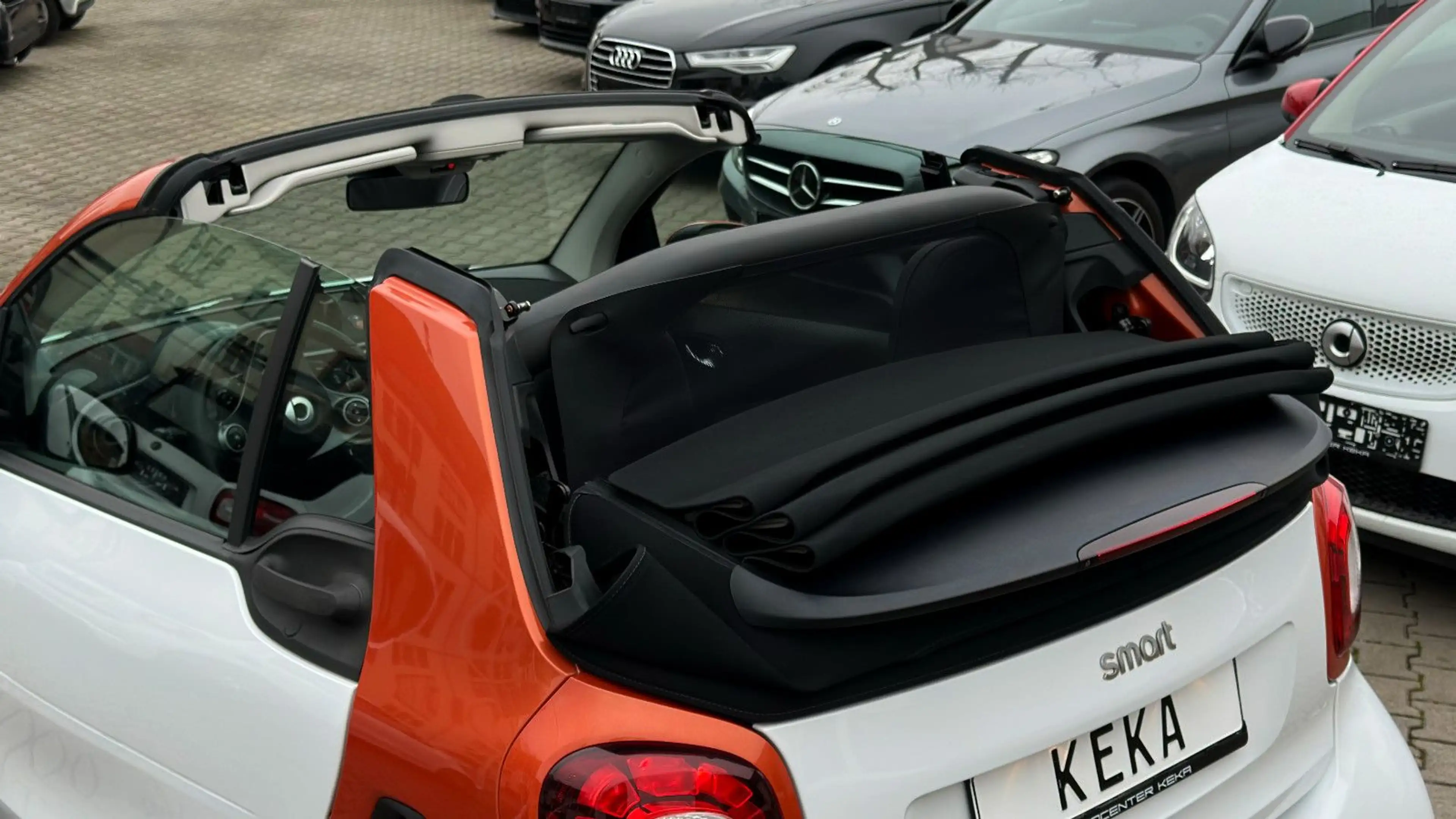 smart forTwo Cabrio TURBO DCT WHITE & ORANGE EDITION! — photo 8