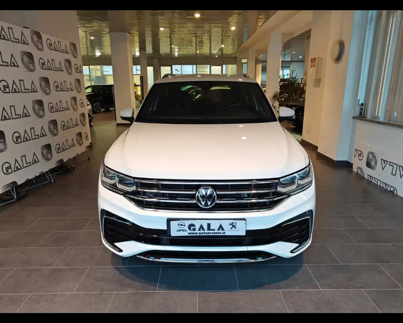 Volkswagen Tiguan 1.5 tsi R-Line 150cv dsg Bianco - 2