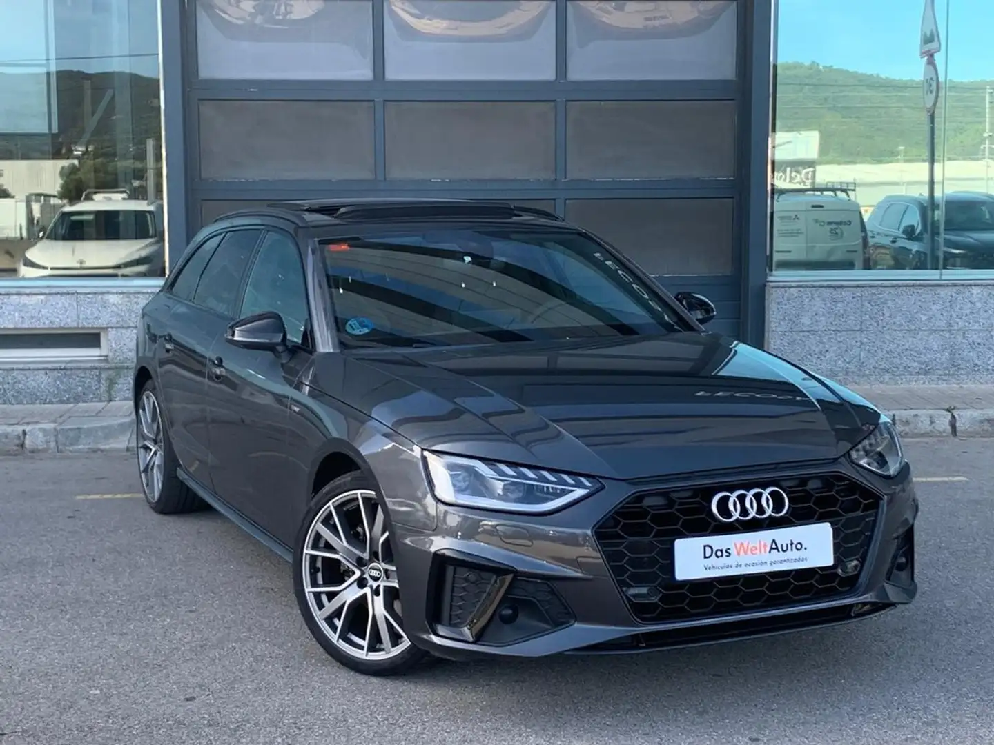 Audi A4 Avant Black line 35 TDI 120kW S tronic Grau - 2