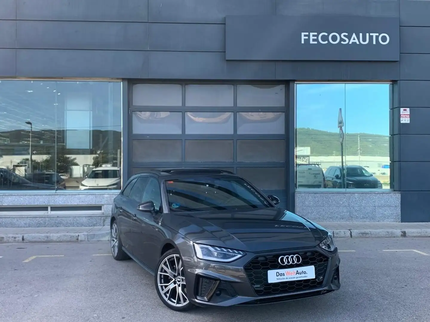 Audi A4 Avant Black line 35 TDI 120kW S tronic Grau - 1