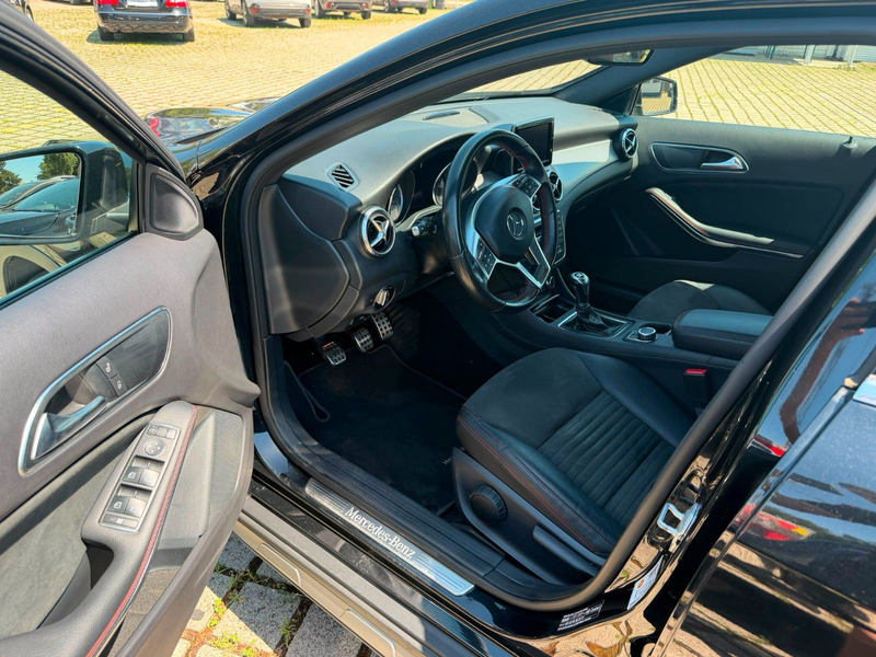 Mercedes-Benz GLA 200 AMG-Line — photo 10