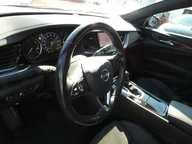 Opel Insignia view 14