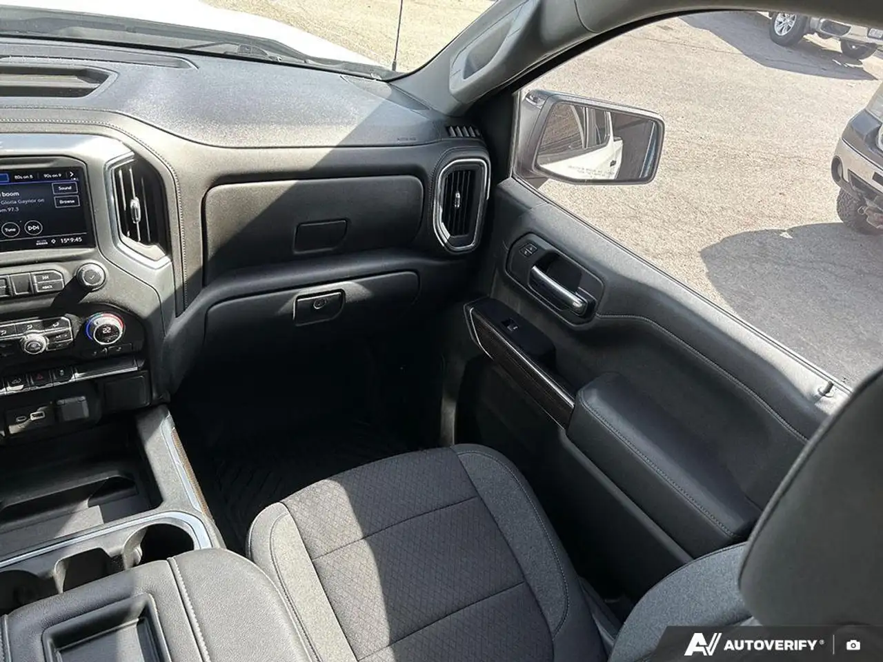 Chevrolet Silverado 1500 снимка Chevrolet Silverado 1500
