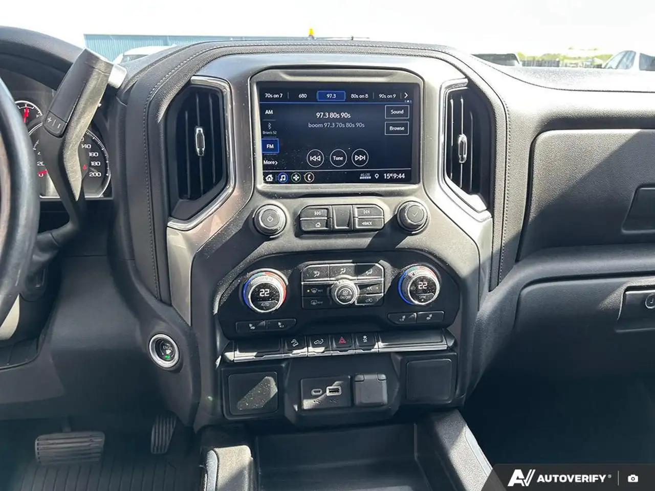 Chevrolet Silverado 1500 снимка Chevrolet Silverado 1500