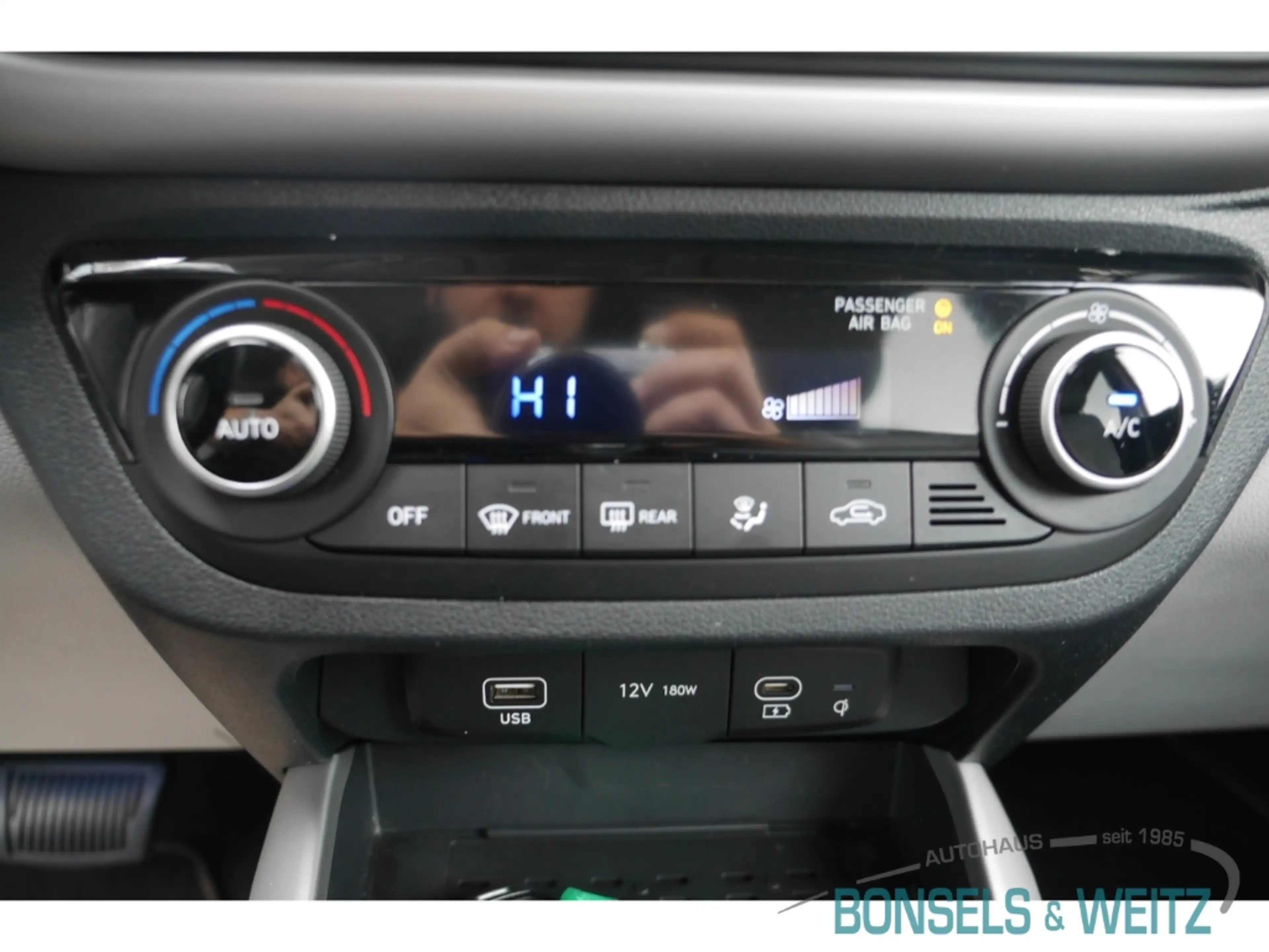 Hyundai i10 1.2 PRIME AUTOMATIK Sportpaket Navi Digitales Cock — photo 11