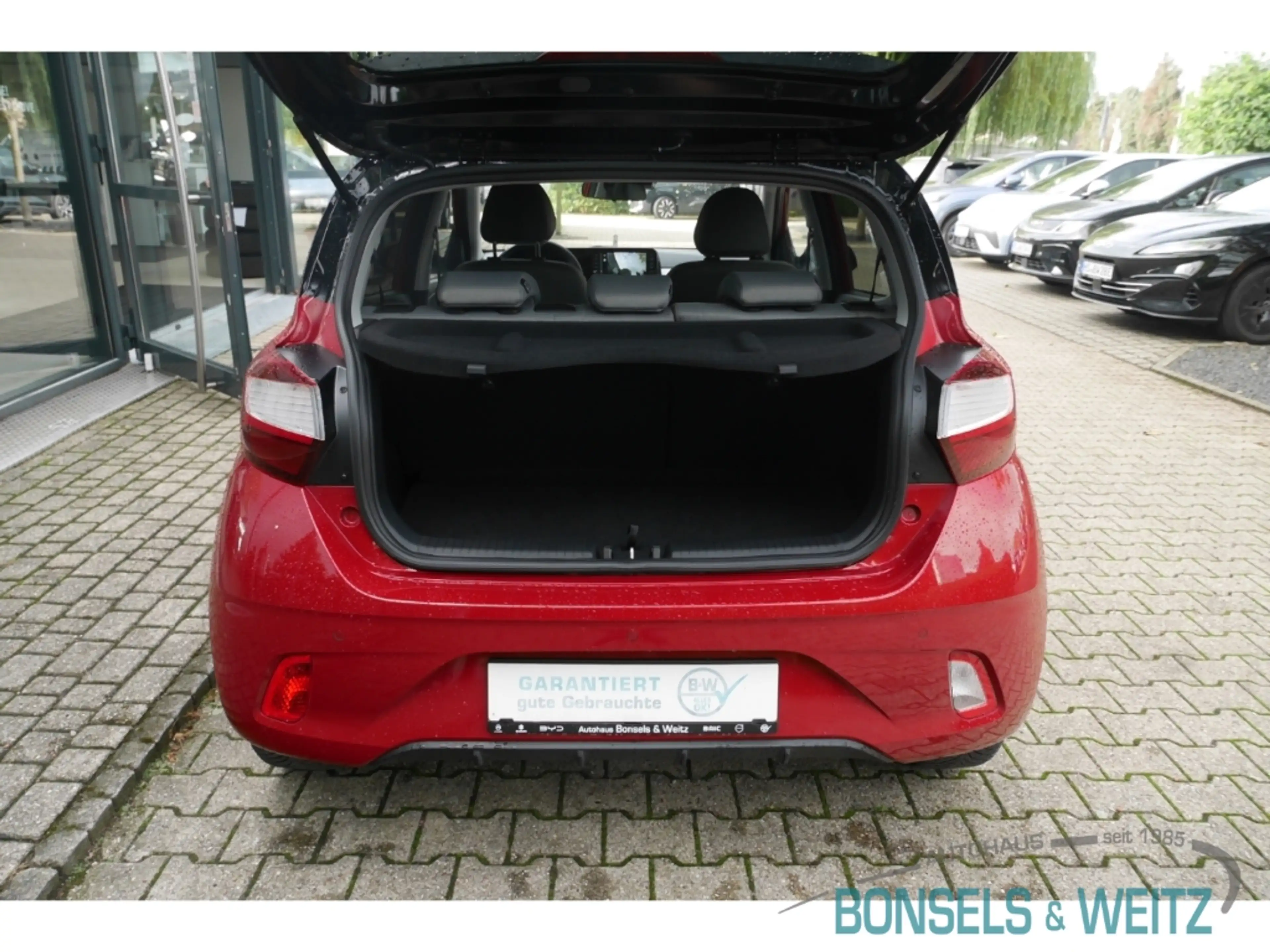 Hyundai i10 1.2 PRIME AUTOMATIK Sportpaket Navi Digitales Cock — photo 9