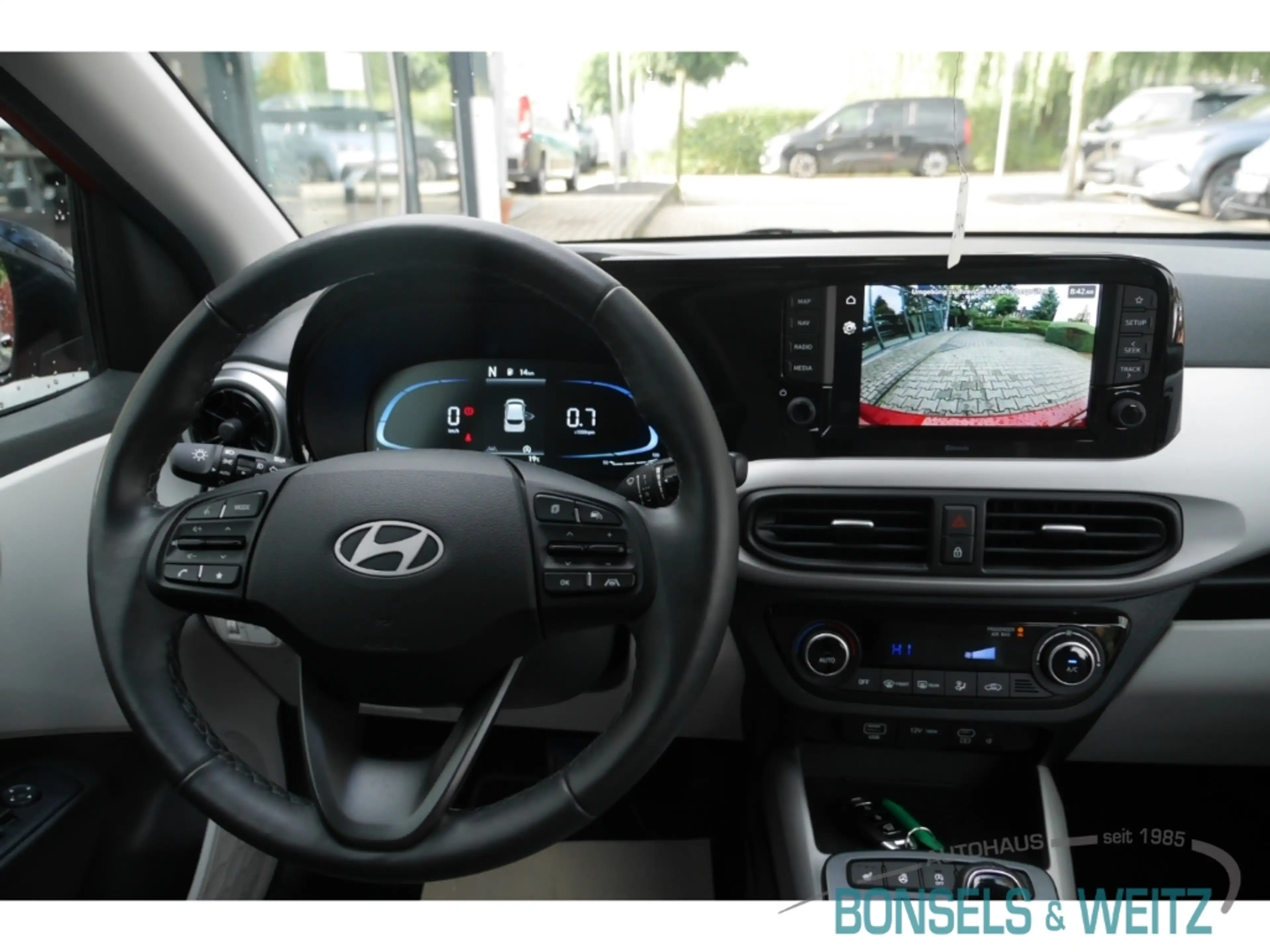 Hyundai i10 1.2 PRIME AUTOMATIK Sportpaket Navi Digitales Cock — photo 6