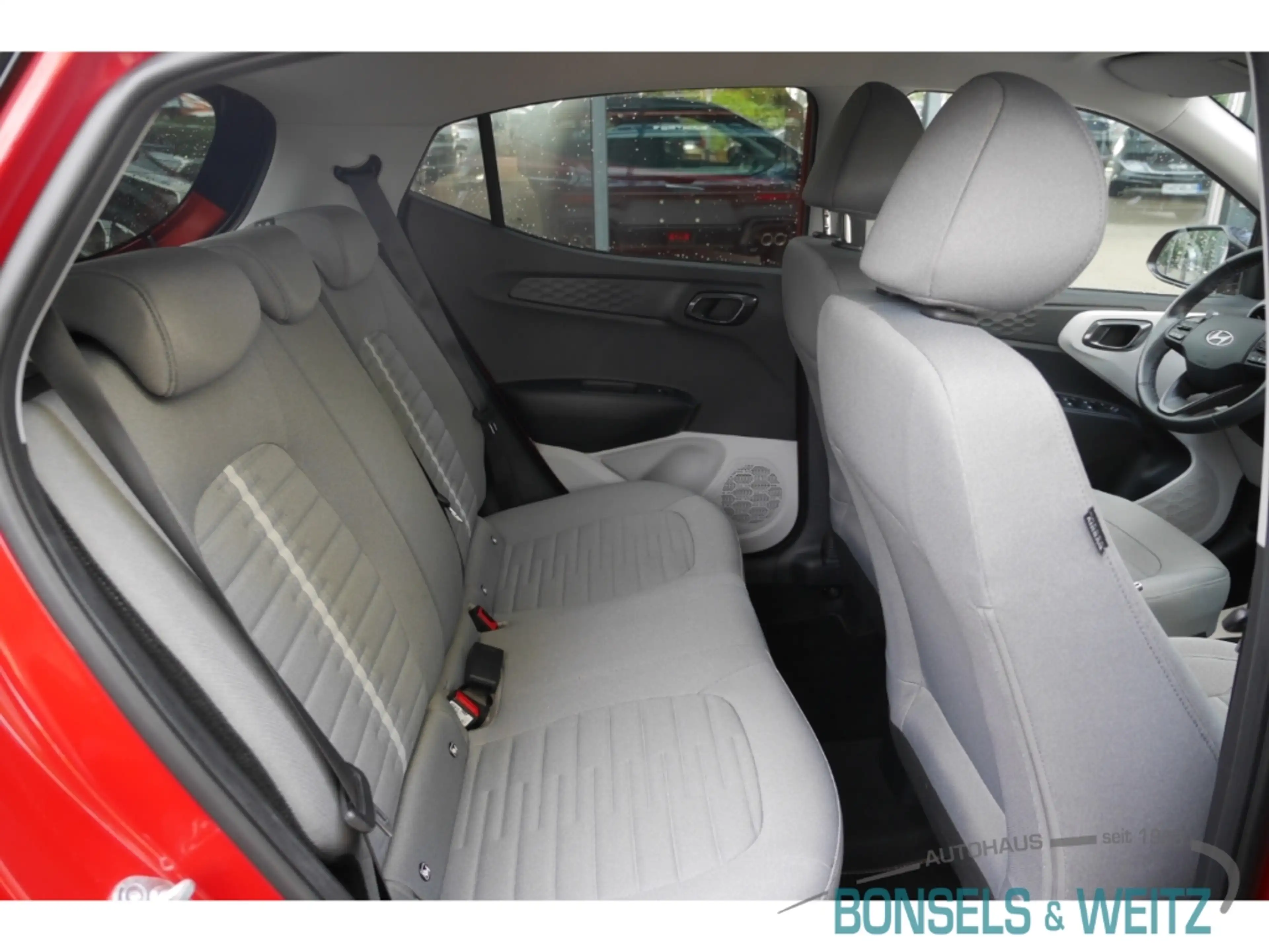 Hyundai i10 1.2 PRIME AUTOMATIK Sportpaket Navi Digitales Cock — photo 12