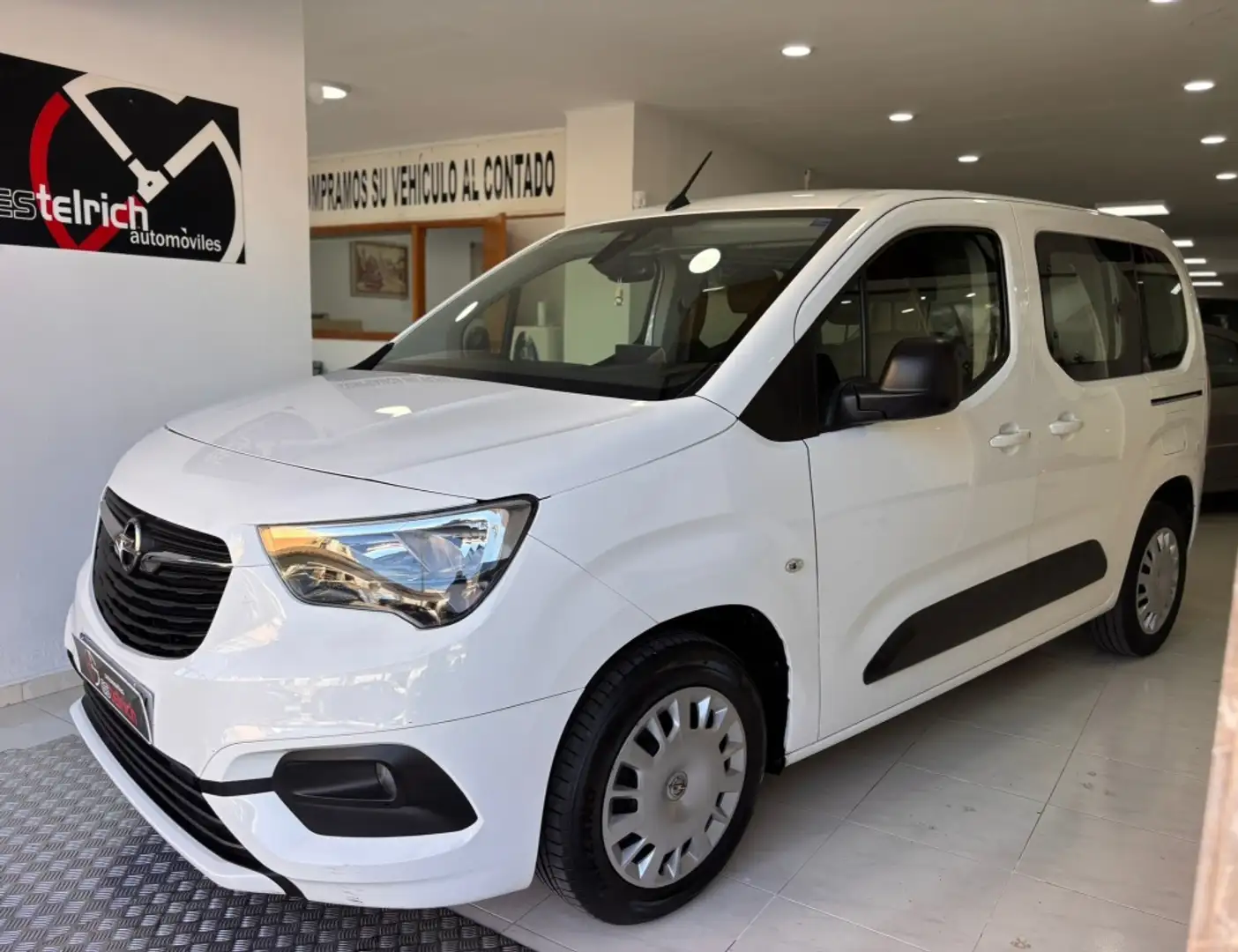 Opel Combo Familiar Manual de 5 Puertas Blanco - 1