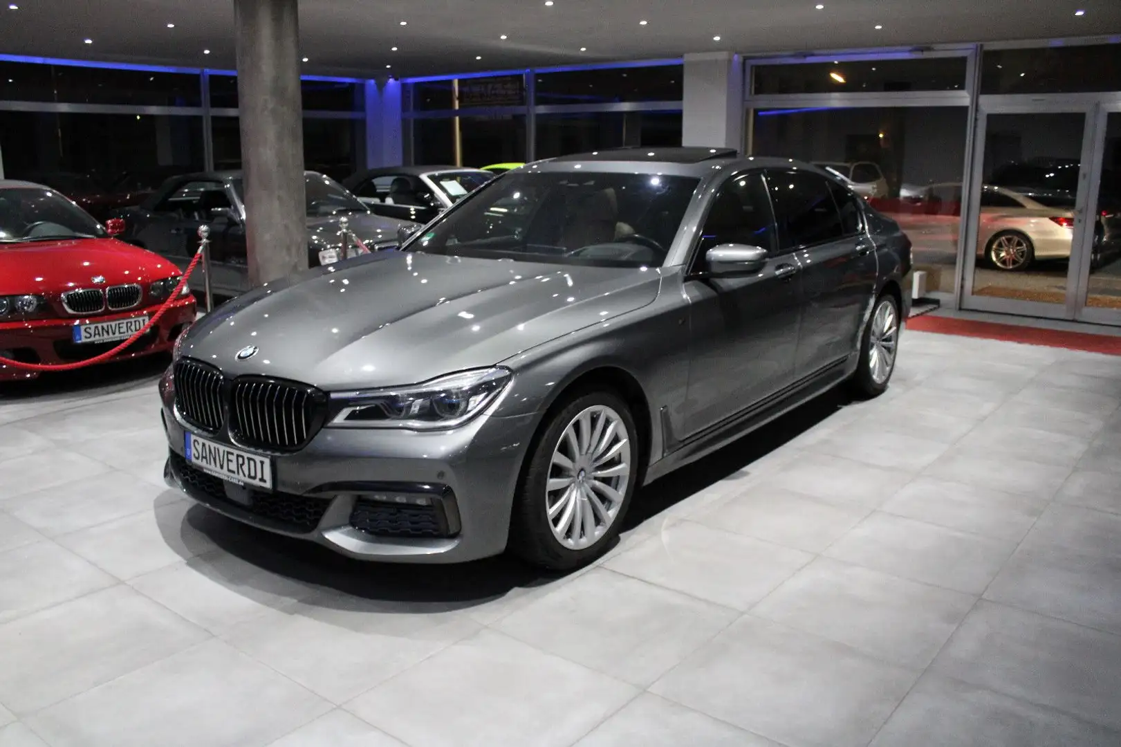 BMW 740 Ld xDrive M-SPORTPAKET INDIVIDUAL *EURO 6 DPF Grau - 1