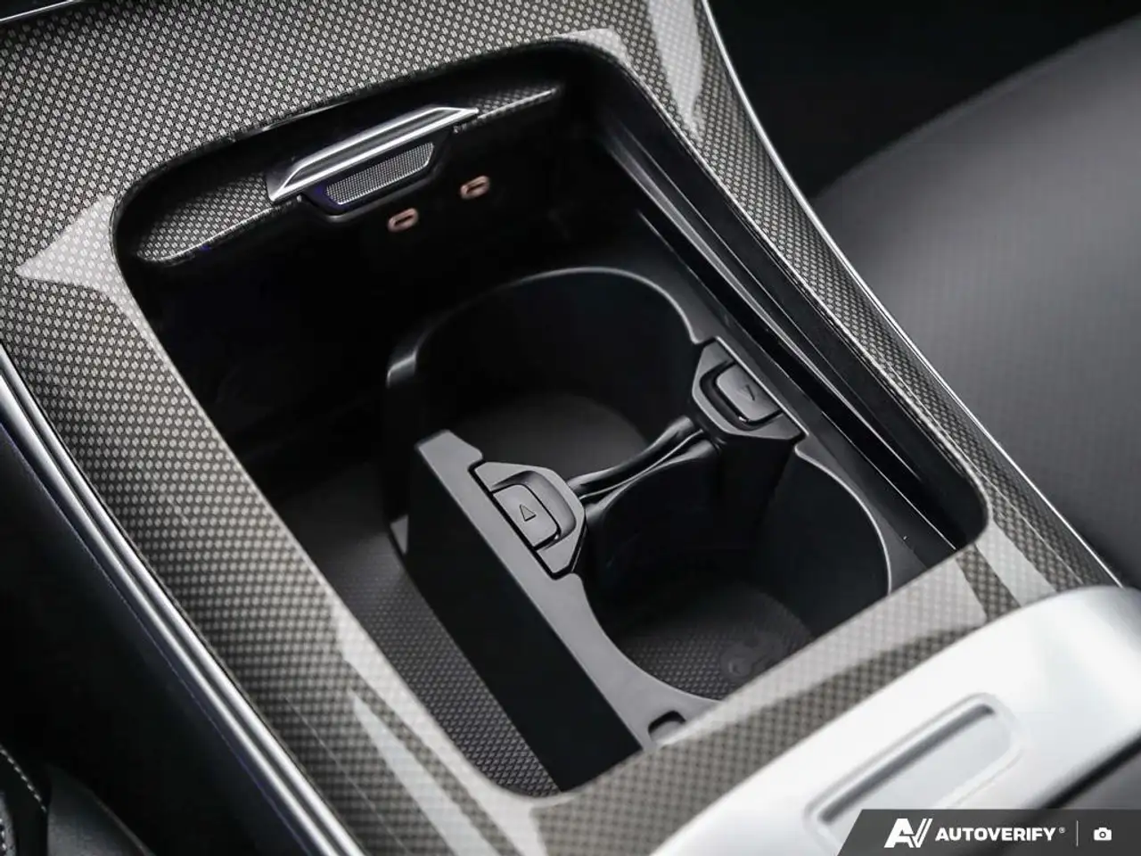 Mercedes-Benz C-Class снимка Mercedes-Benz C-Class