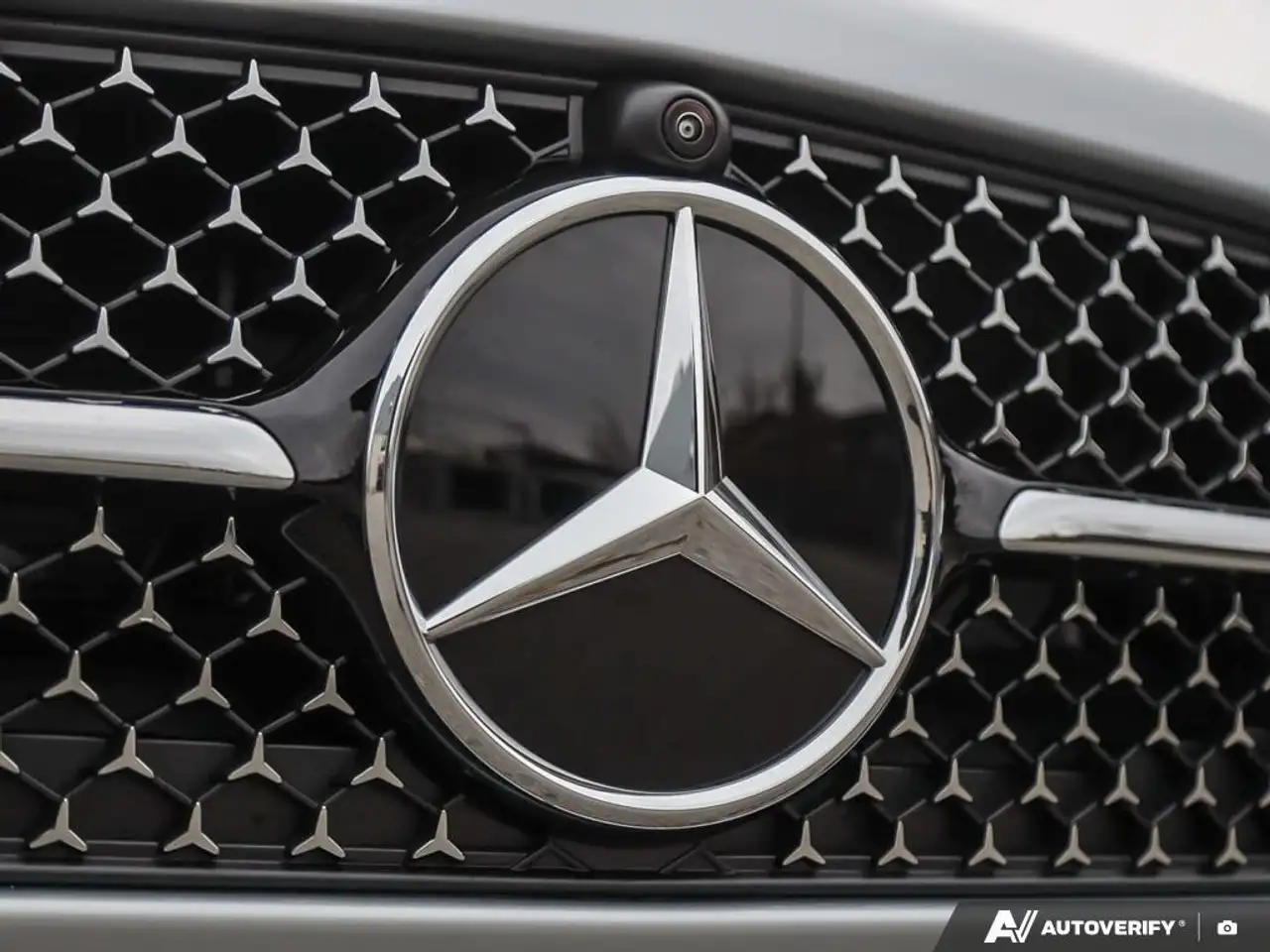 Mercedes-Benz C-Class снимка Mercedes-Benz C-Class