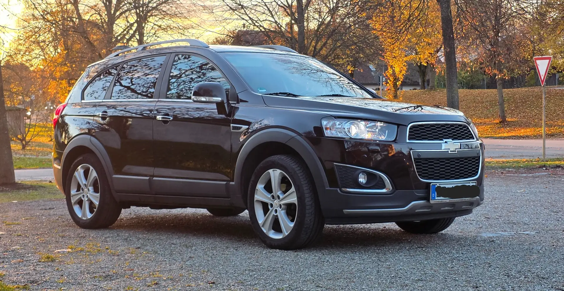 Chevrolet Captiva Captiva Diesel 2.2 TD AWD Automatik LTZ Braun - 1
