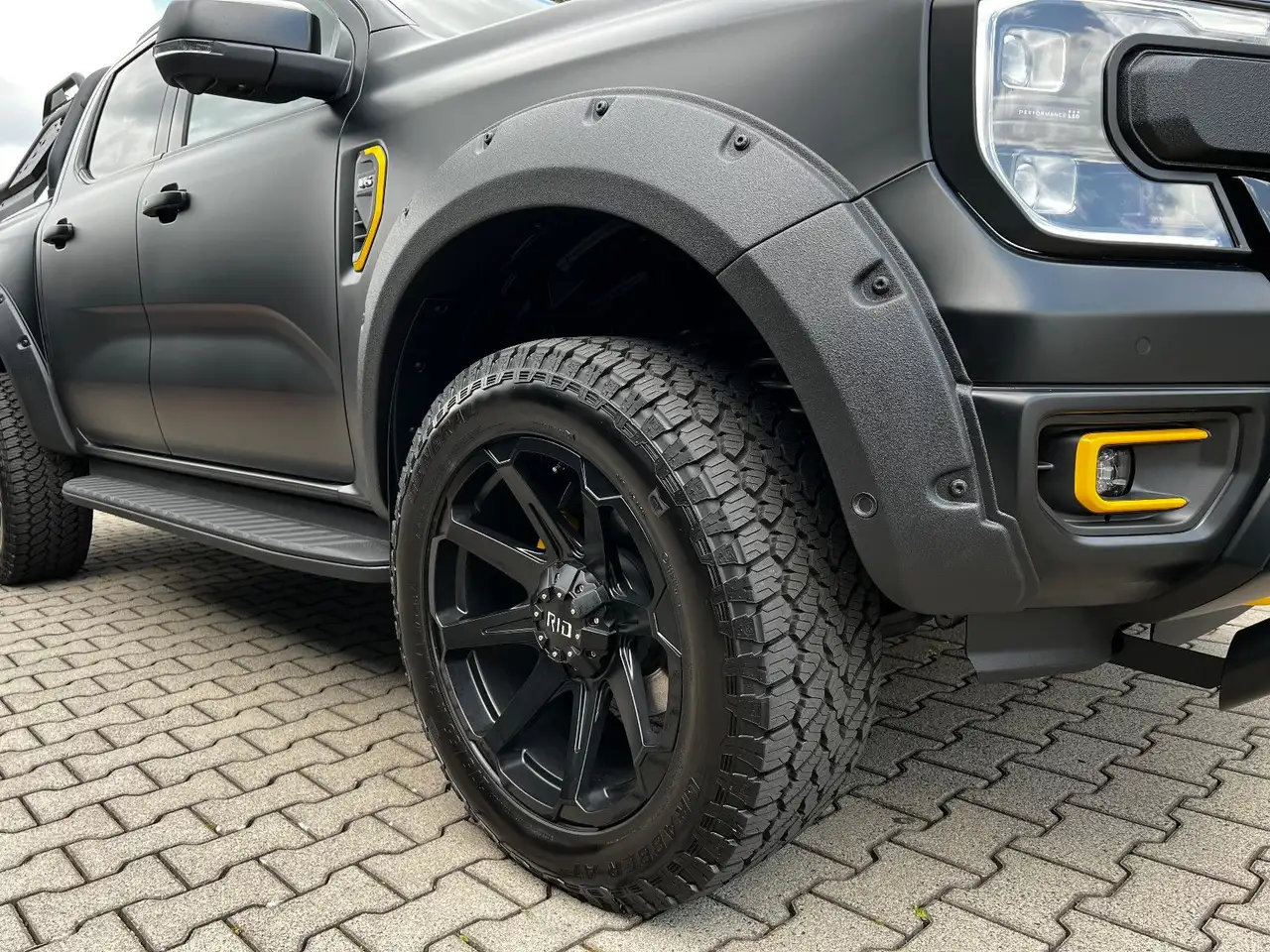 Ford Ranger Platinum 3,0d FOLIERT HÖHER T73 e-Rollo Standhzg 15