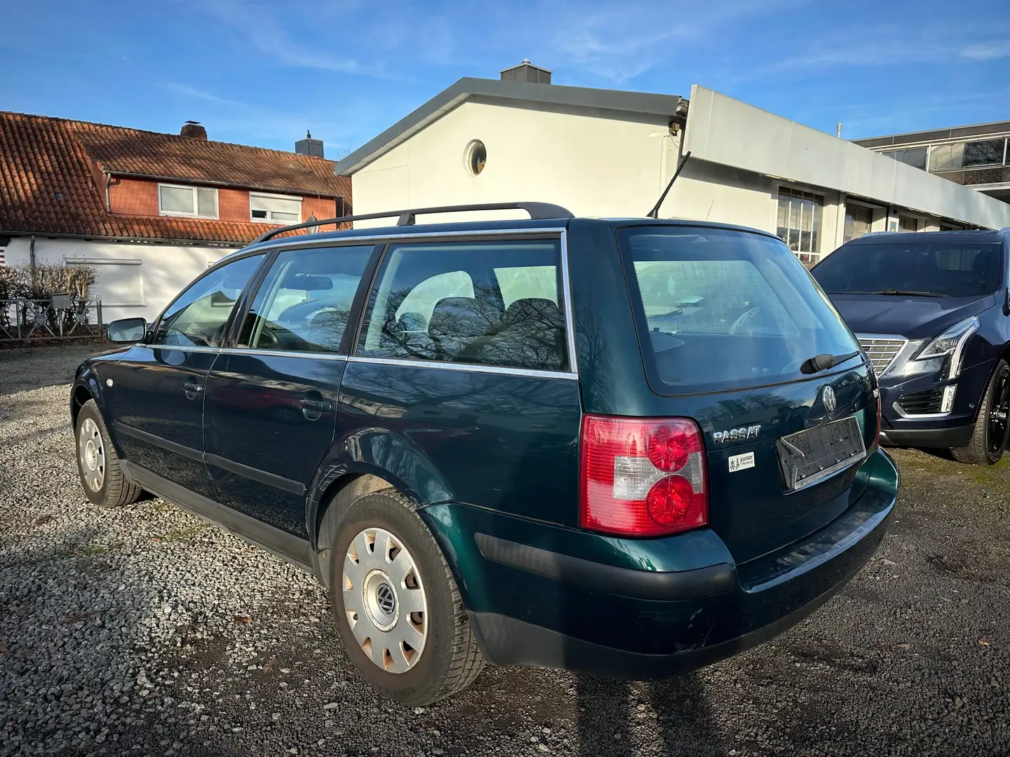 Volkswagen Passat Variant 1.9 TDI Comfortline*SHZ*Allwetterreifen*AHK Grün - 2