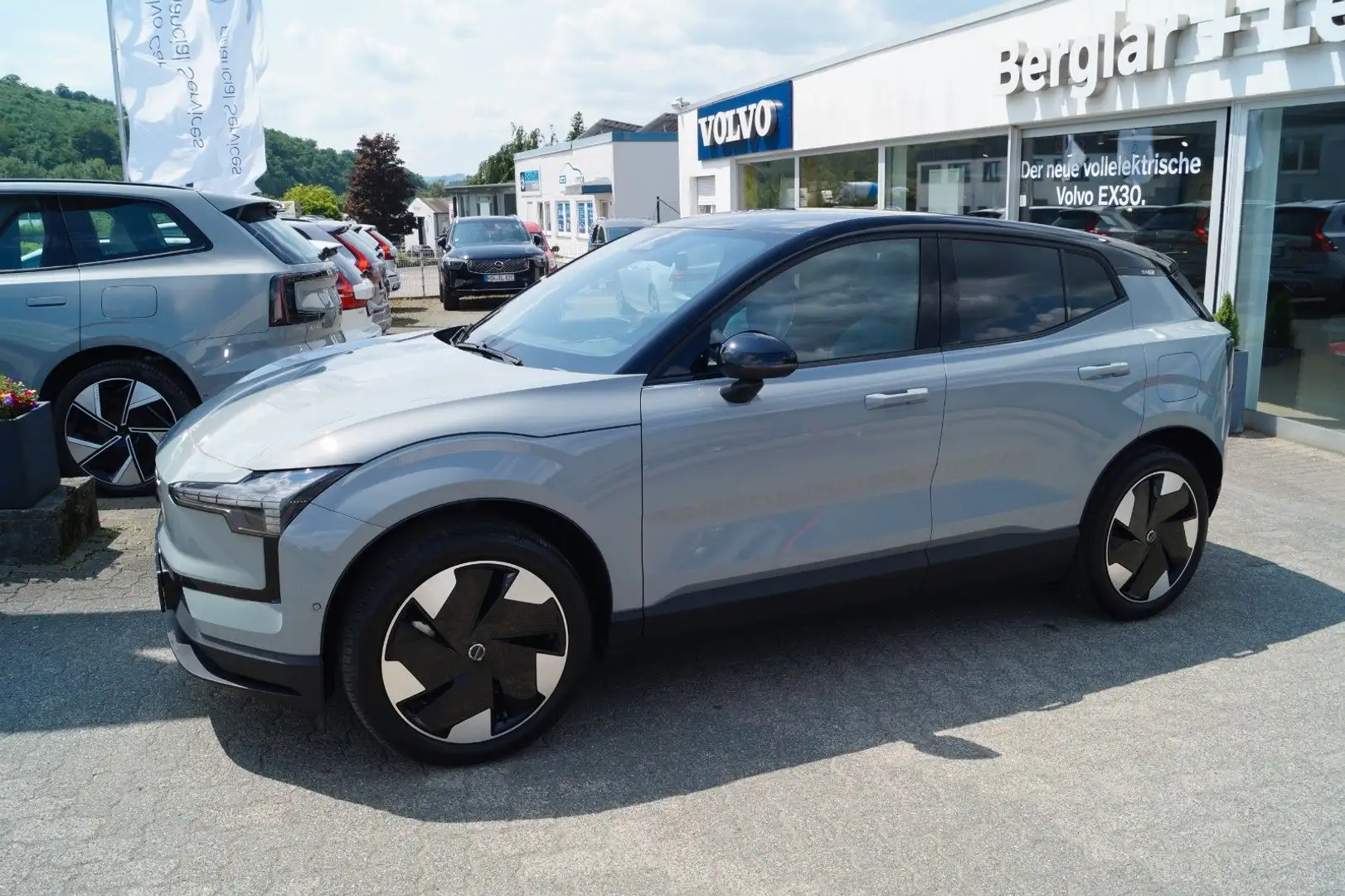Volvo EX30 Twin Performance AWD Ultra Aut./360°/Glasd. Grau - 2