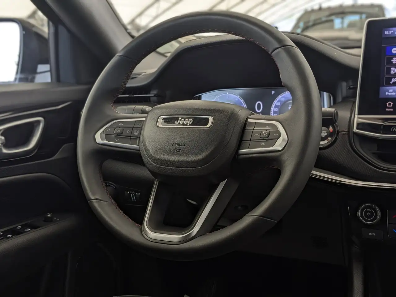 Jeep Compass photo Jeep Compass