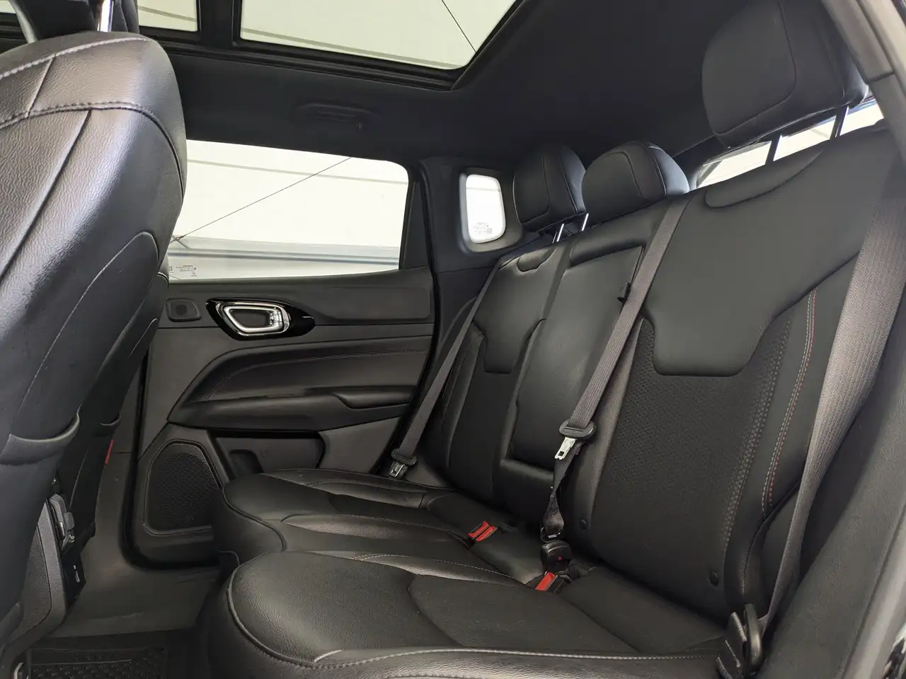 Jeep Compass photo Jeep Compass