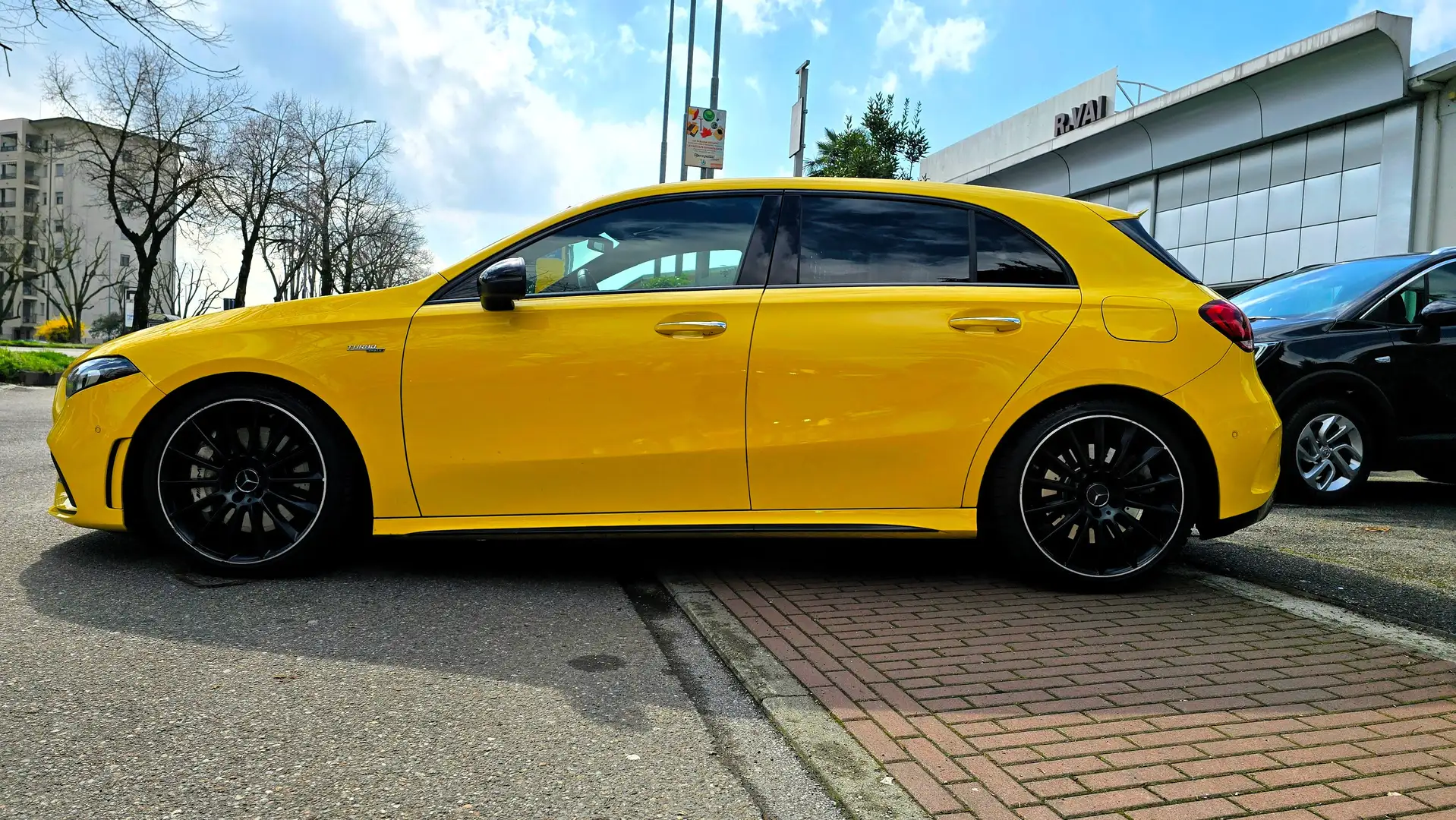 Mercedes-Benz A 35 AMG A AMG 35 4matic auto Giallo - 2
