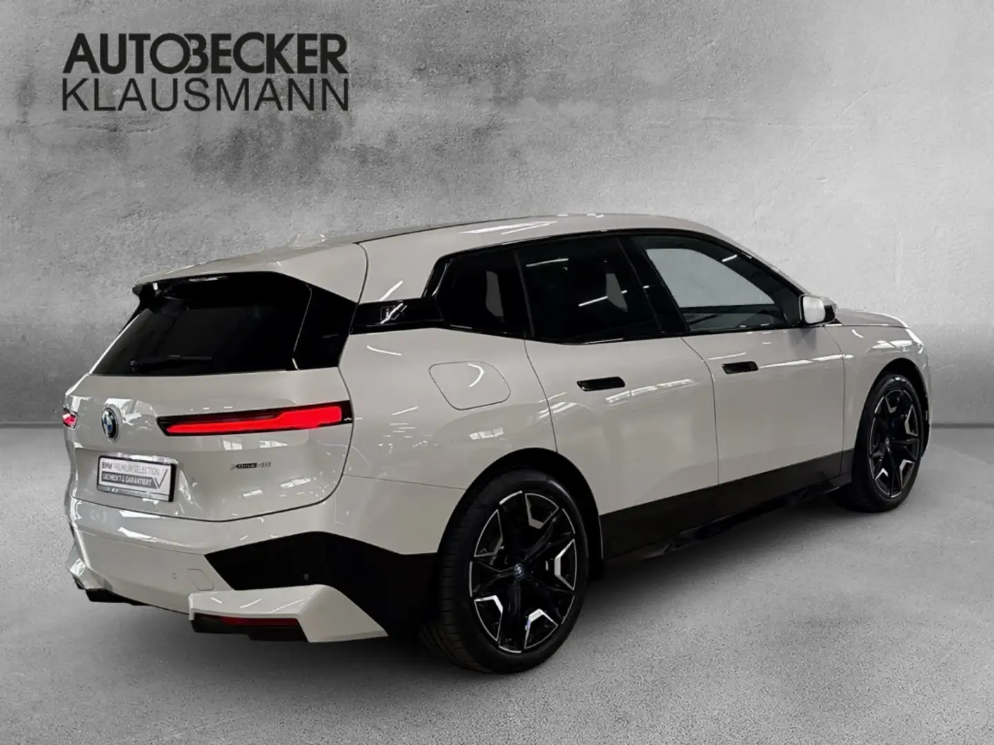 BMW iX xDRIVE40 SPORTPAKET AHK LC PROF NAVI KAMERA Weiß - 2