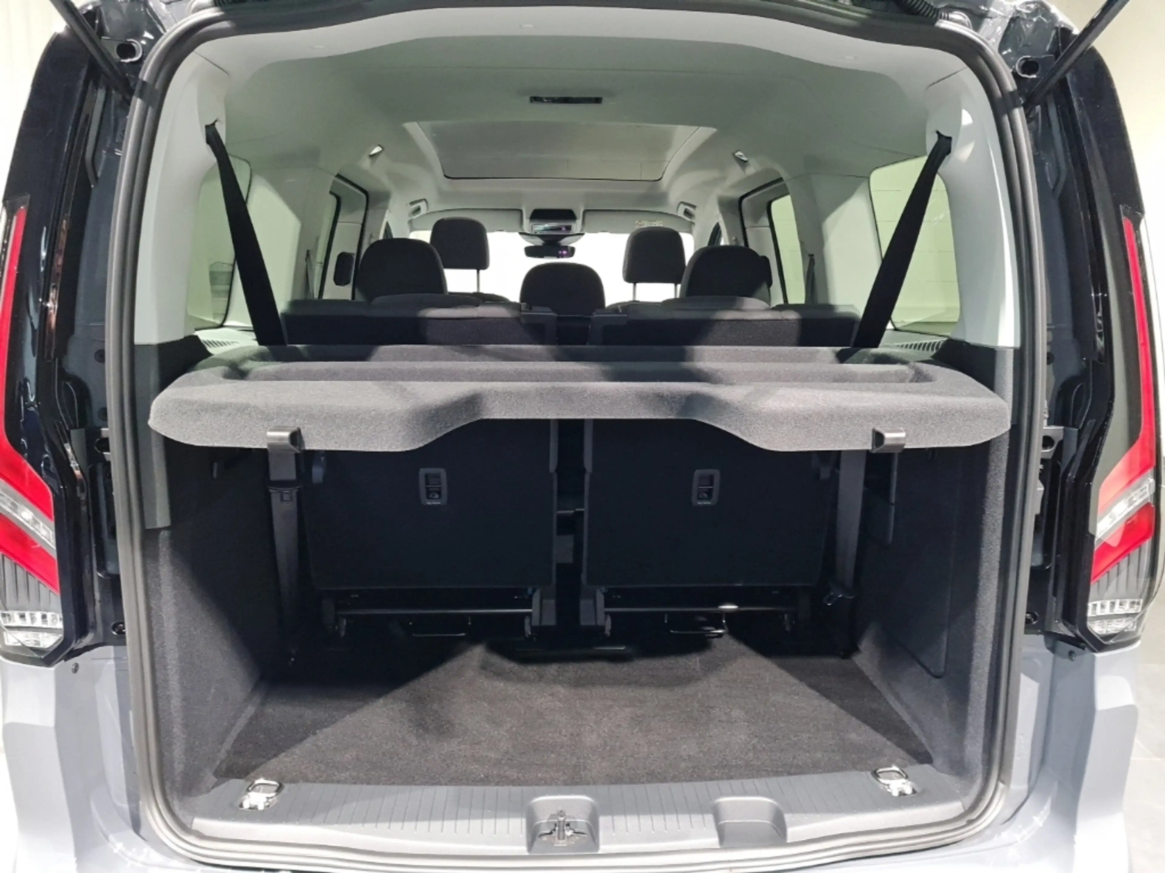 Ford Tourneo Connect L2-Active 4x4 "AHK"GJR"LED" — photo 9