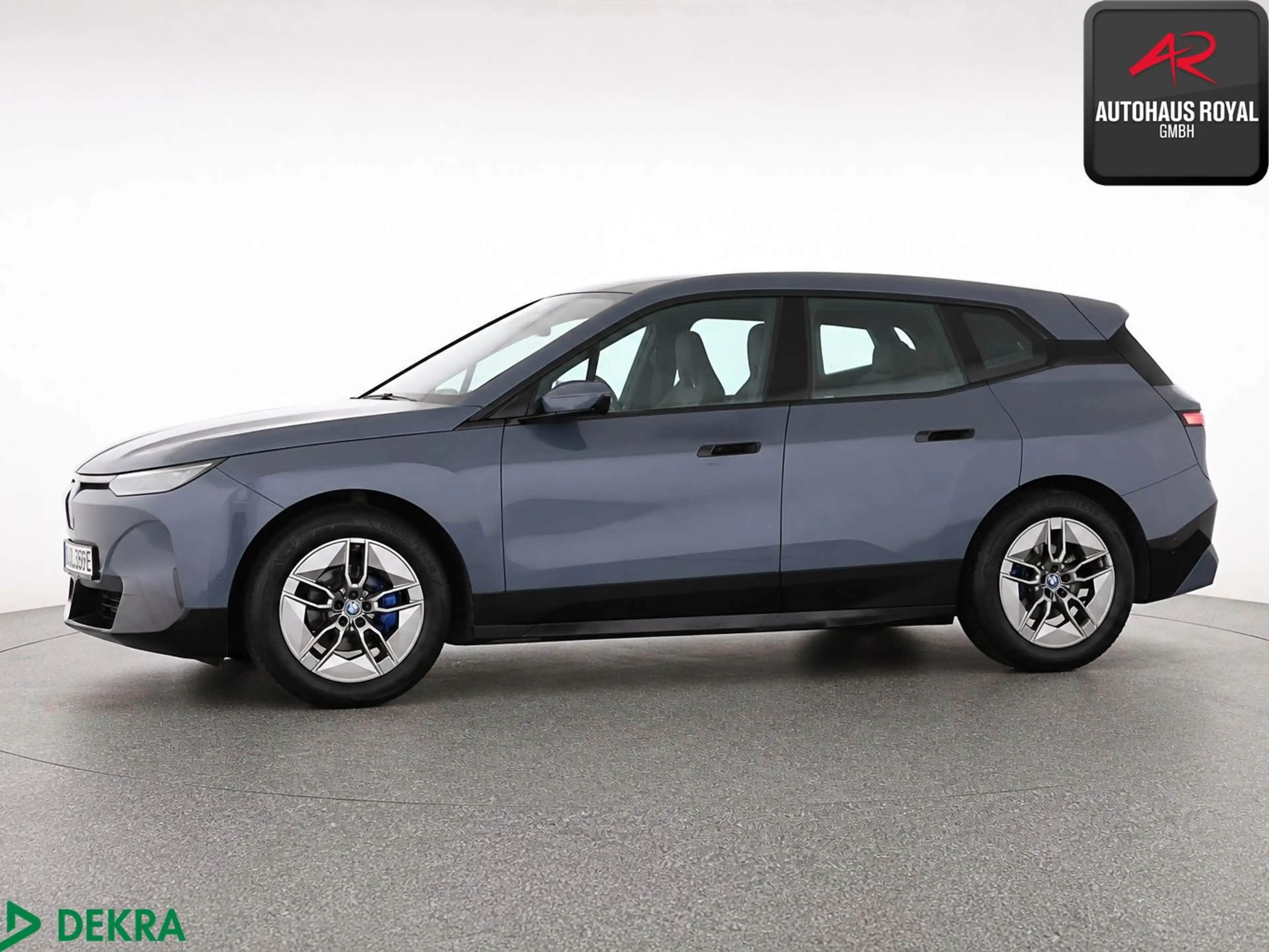 BMW iX xDrive40 SPORT LASER,SKYLOUNGE,360GRAD,HEADUP — photo 2