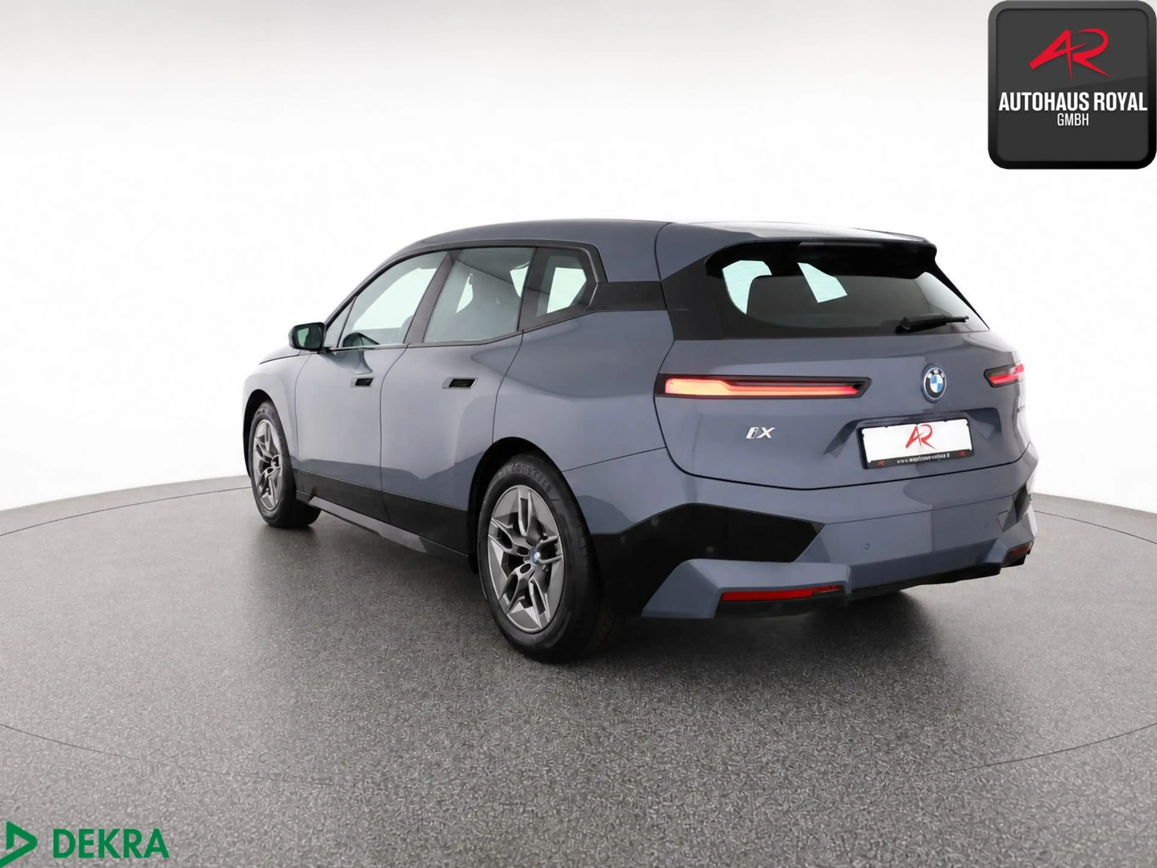 BMW iX xDrive40 SPORT LASER,SKYLOUNGE,360GRAD,HEADUP — photo 3