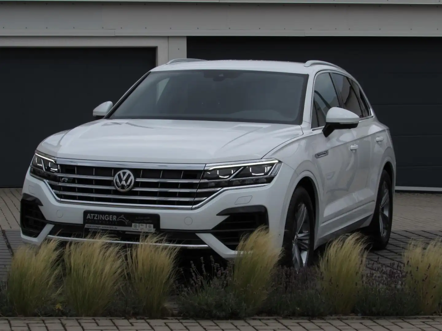 Volkswagen Touareg 3.0 V6 TDI R-Line ACC AHK Navi Klima Navi Leder Weiß - 2