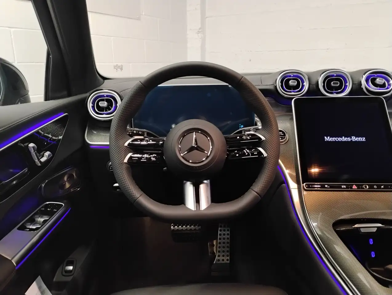 Mercedes-Benz GLC снимка Mercedes-Benz GLC
