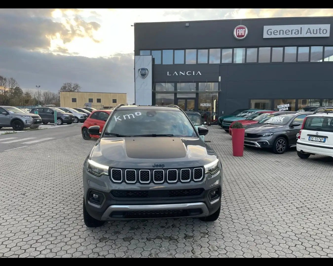 Jeep Compass 4XE Plug-In Hybrid My23 Upland Cross 1.3 Turbo T4 Grau - 2