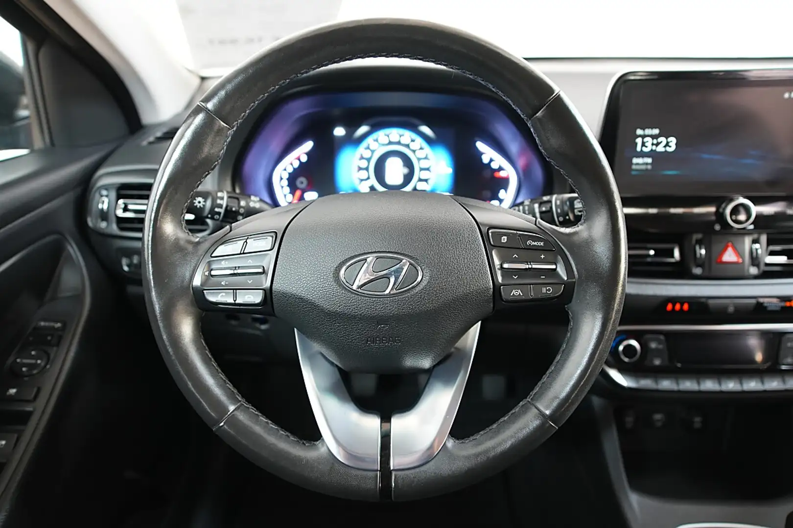 Hyundai i30 CW 1,0 T-GDI Trend Line Blau - 2