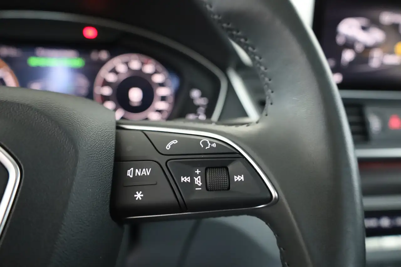 Audi Q5 55 TFSIe quattro sport LED RFK Tempomat PDC, миниатюра 15