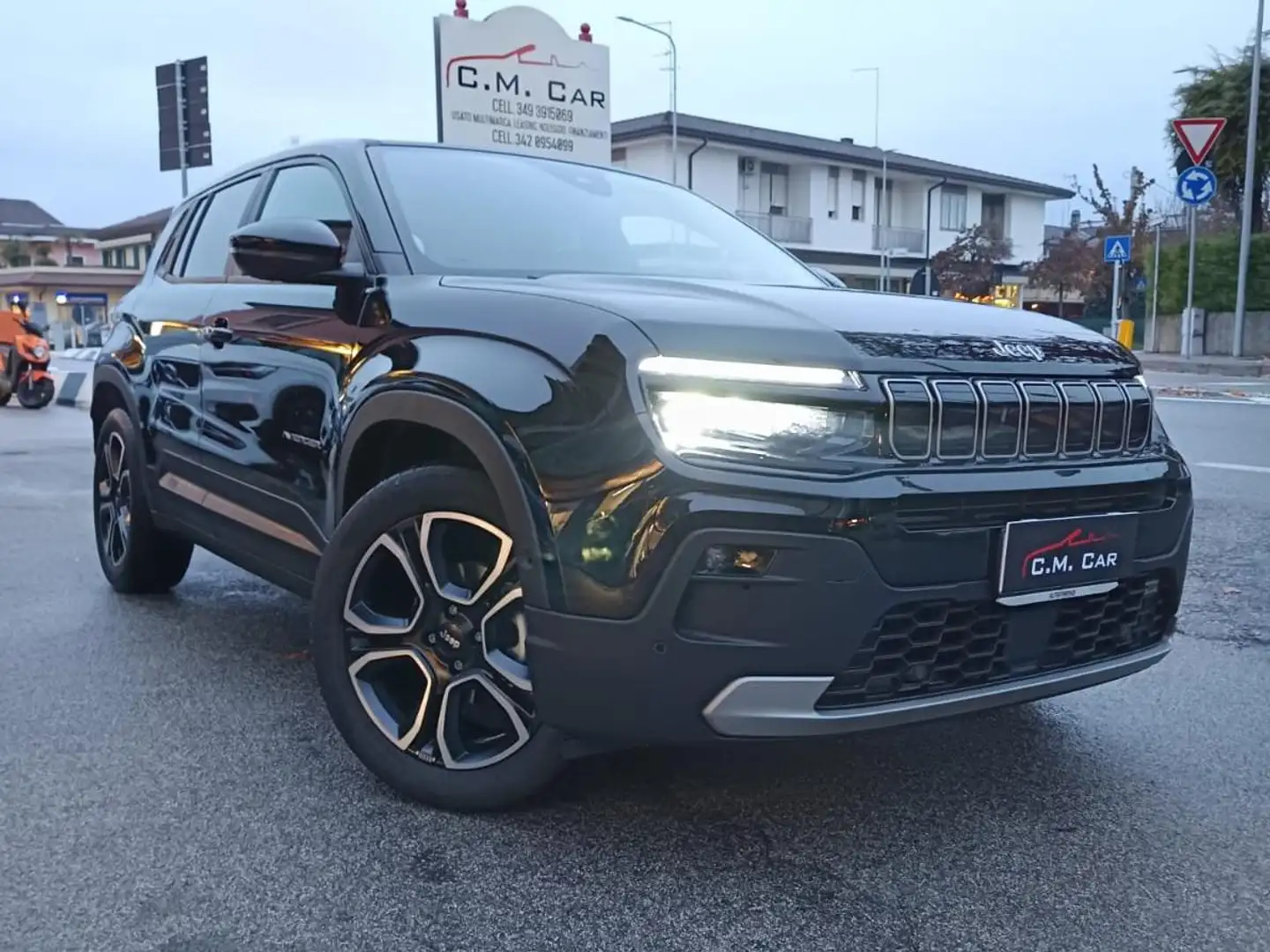 Jeep Avenger 1.2 turbo Altitude fwd 100cv Noir - 1
