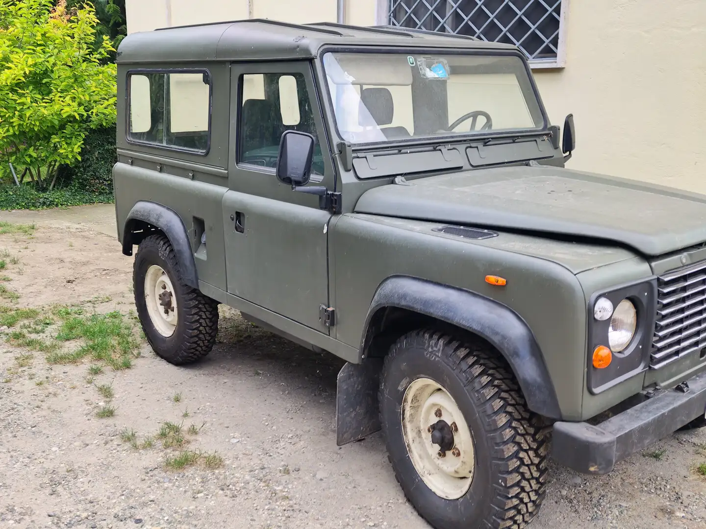 Land Rover Defender 90 12J  2.5 Hard Top Verde - 2