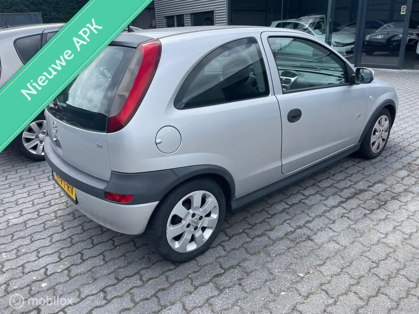 Opel Corsa 1.4-16V Sport/APK NIEUW!! Grijs - 2