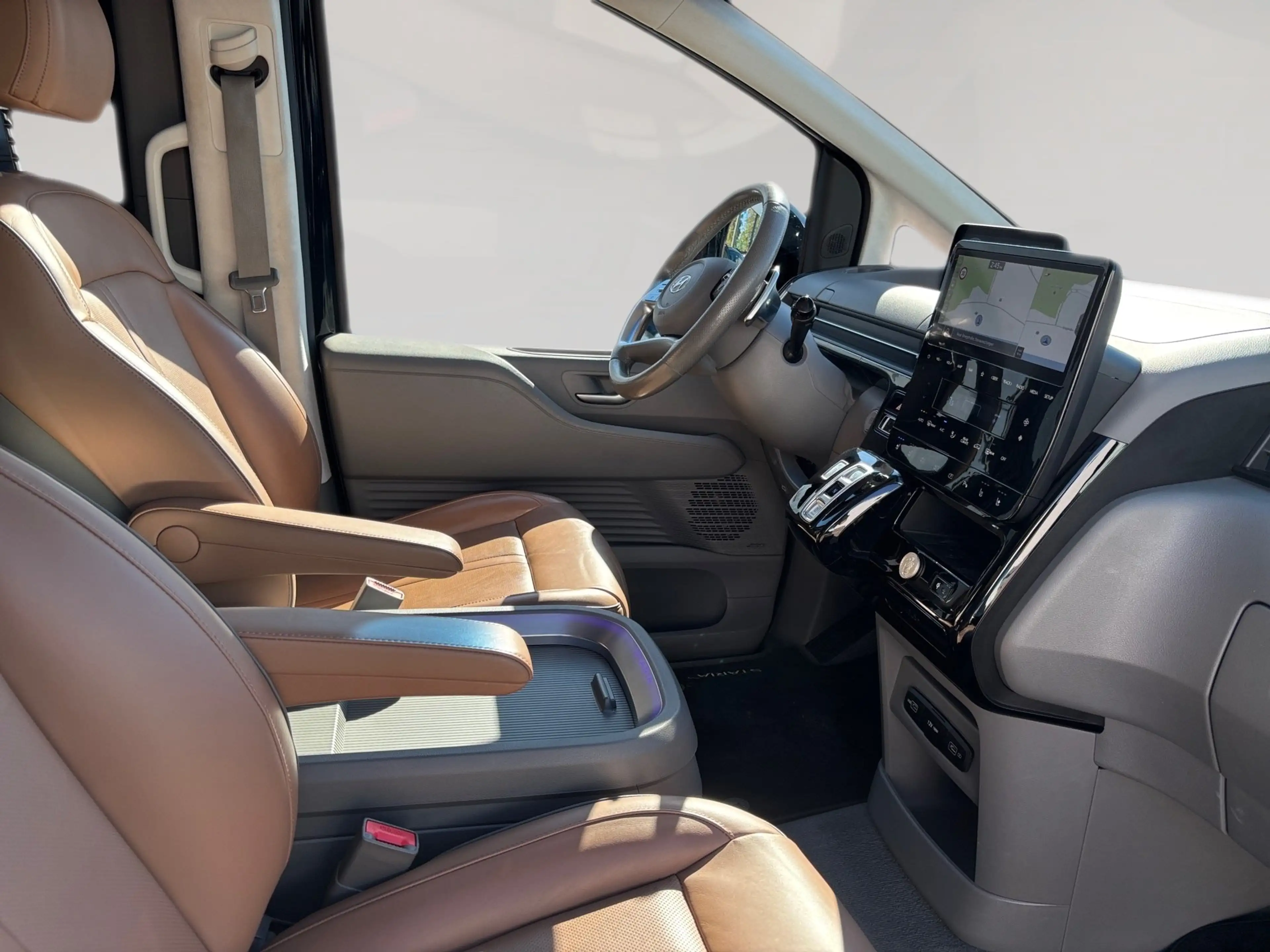 Hyundai STARIA 7-Sitzer 2.2 CRDi 8AT 4WD 360°,WKR — photo 13