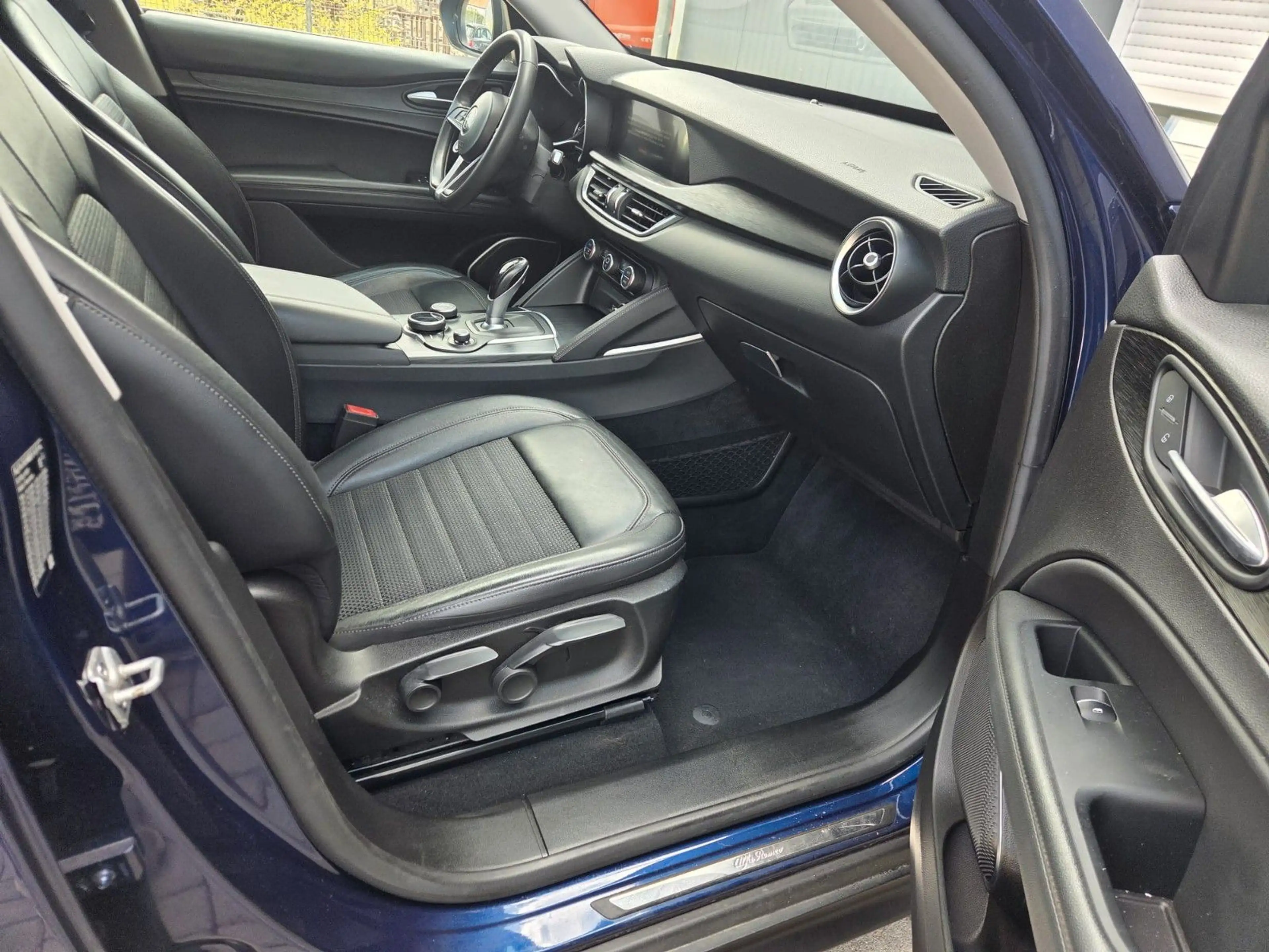 Alfa Romeo Stelvio Super Q4 2.2 JTD/NAVI/TEMPOM/KLIMAUATOM — photo 15