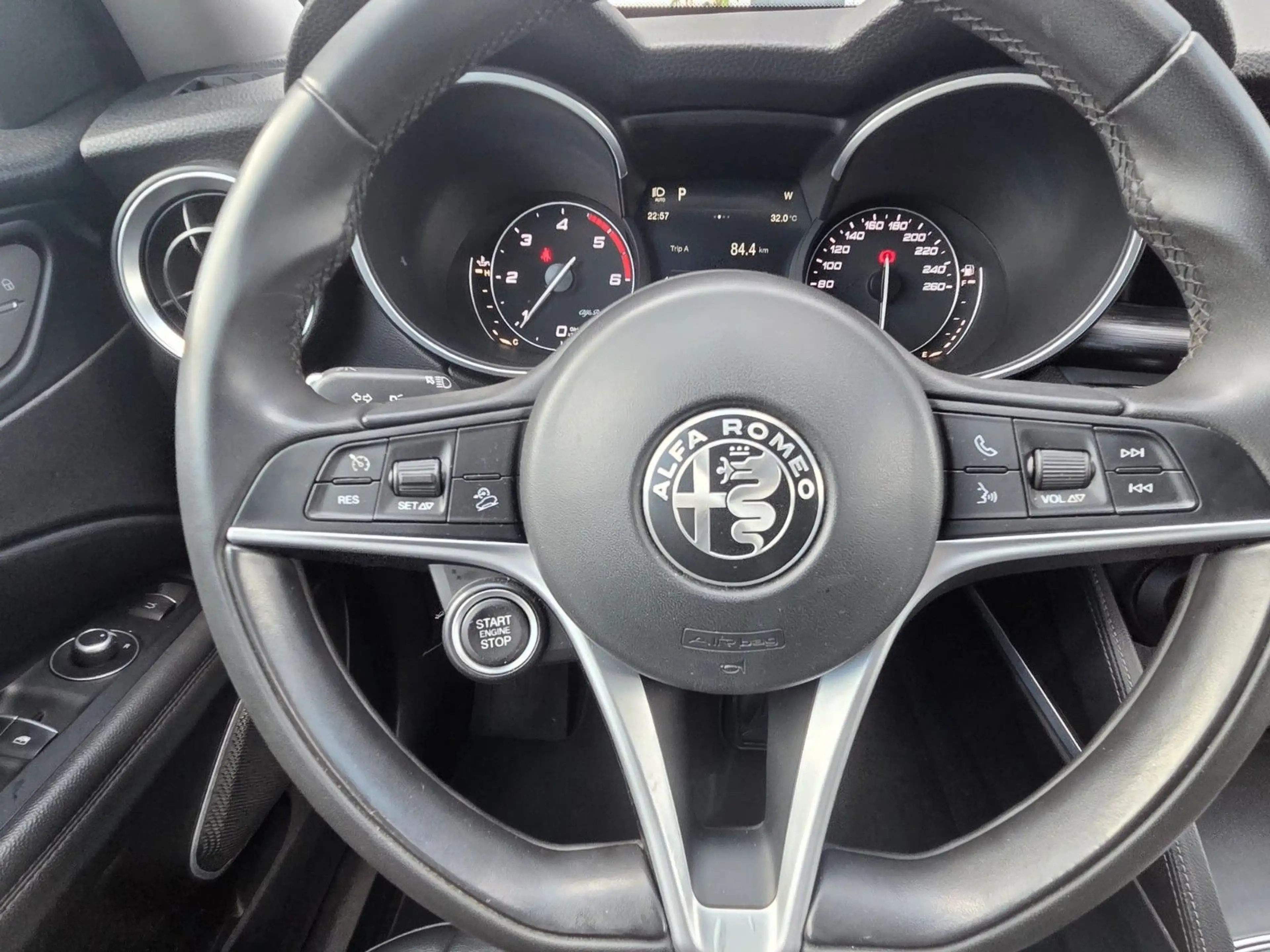 Alfa Romeo Stelvio Super Q4 2.2 JTD/NAVI/TEMPOM/KLIMAUATOM — photo 11